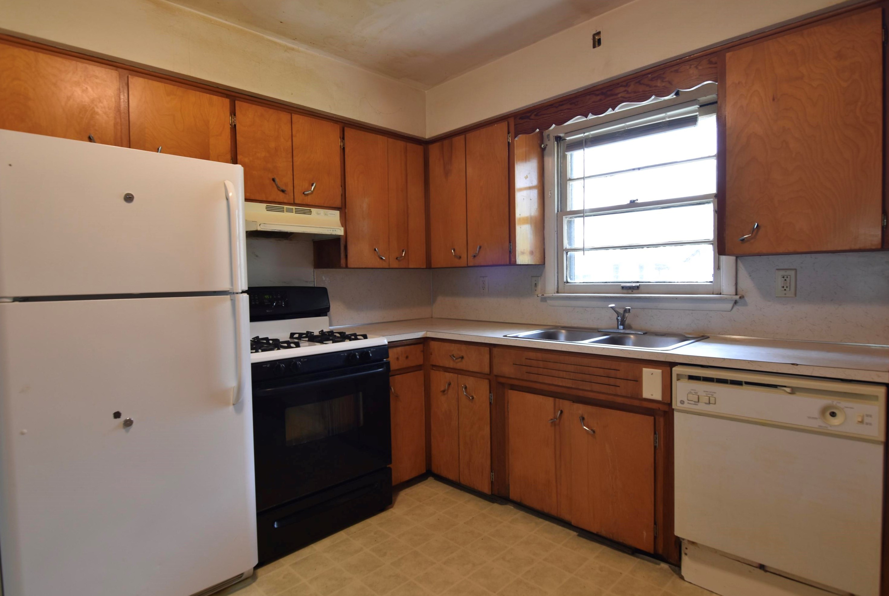 2325 Mckee Ave, Grand Rapids MI  49503-8084 exterior