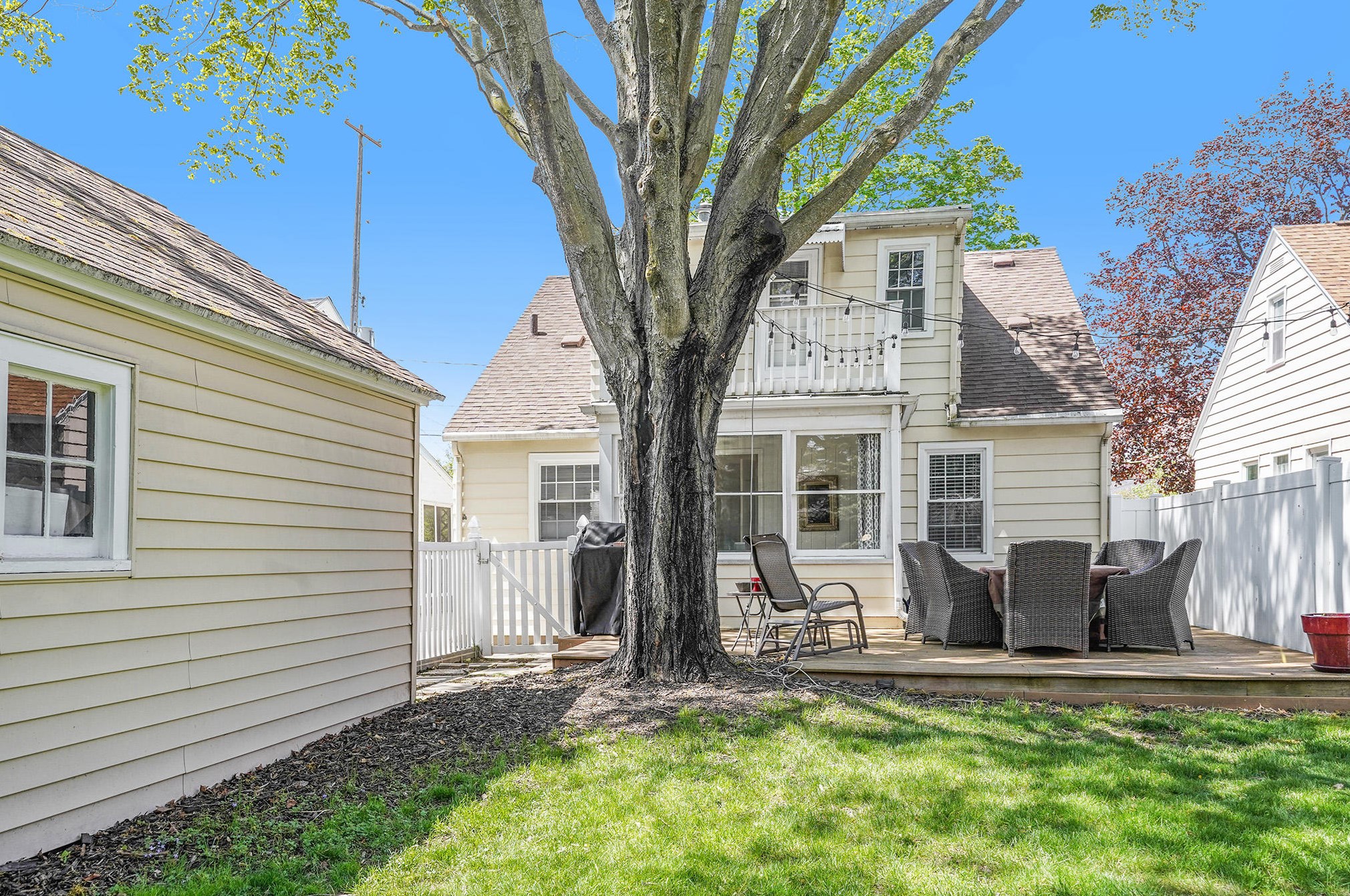 64 Wallinwood Ave, Grand Rapids MI  49503-3720 exterior