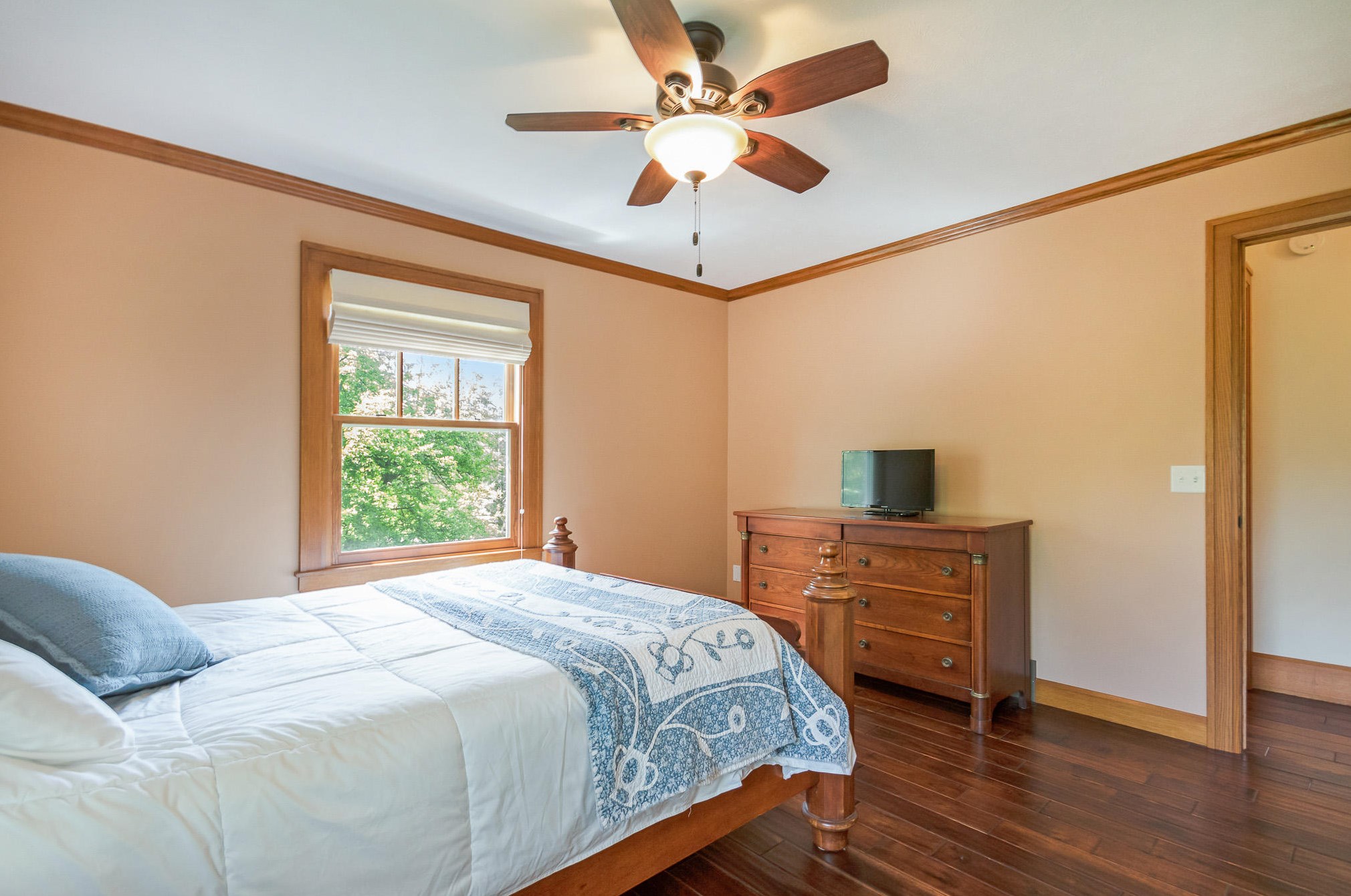 1422 Leffingwell Ave, Grand Rapids MI  49525-4526 exterior