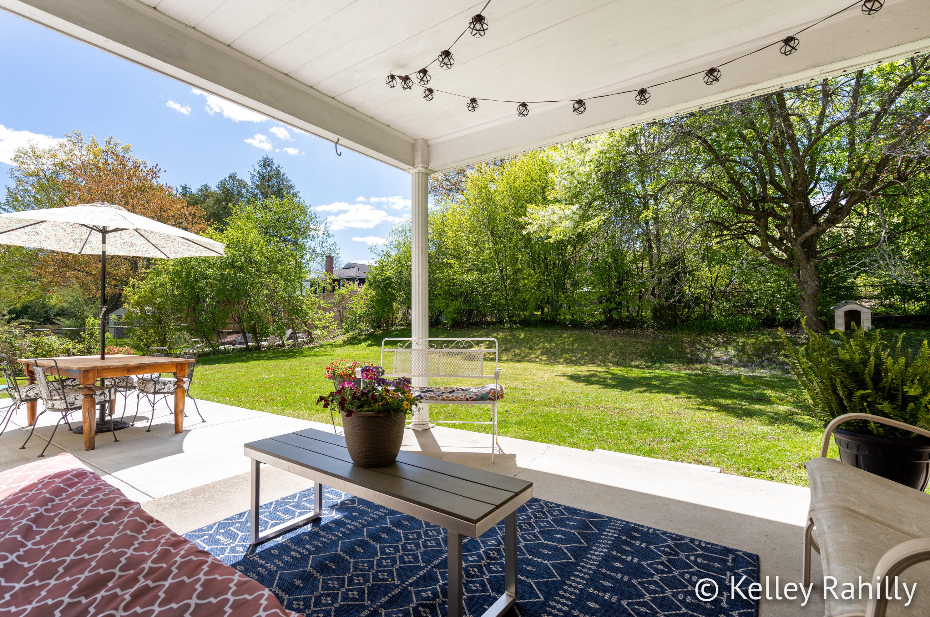 2149 Shiawassee Dr, Grand Rapids MI  49506-5338 exterior