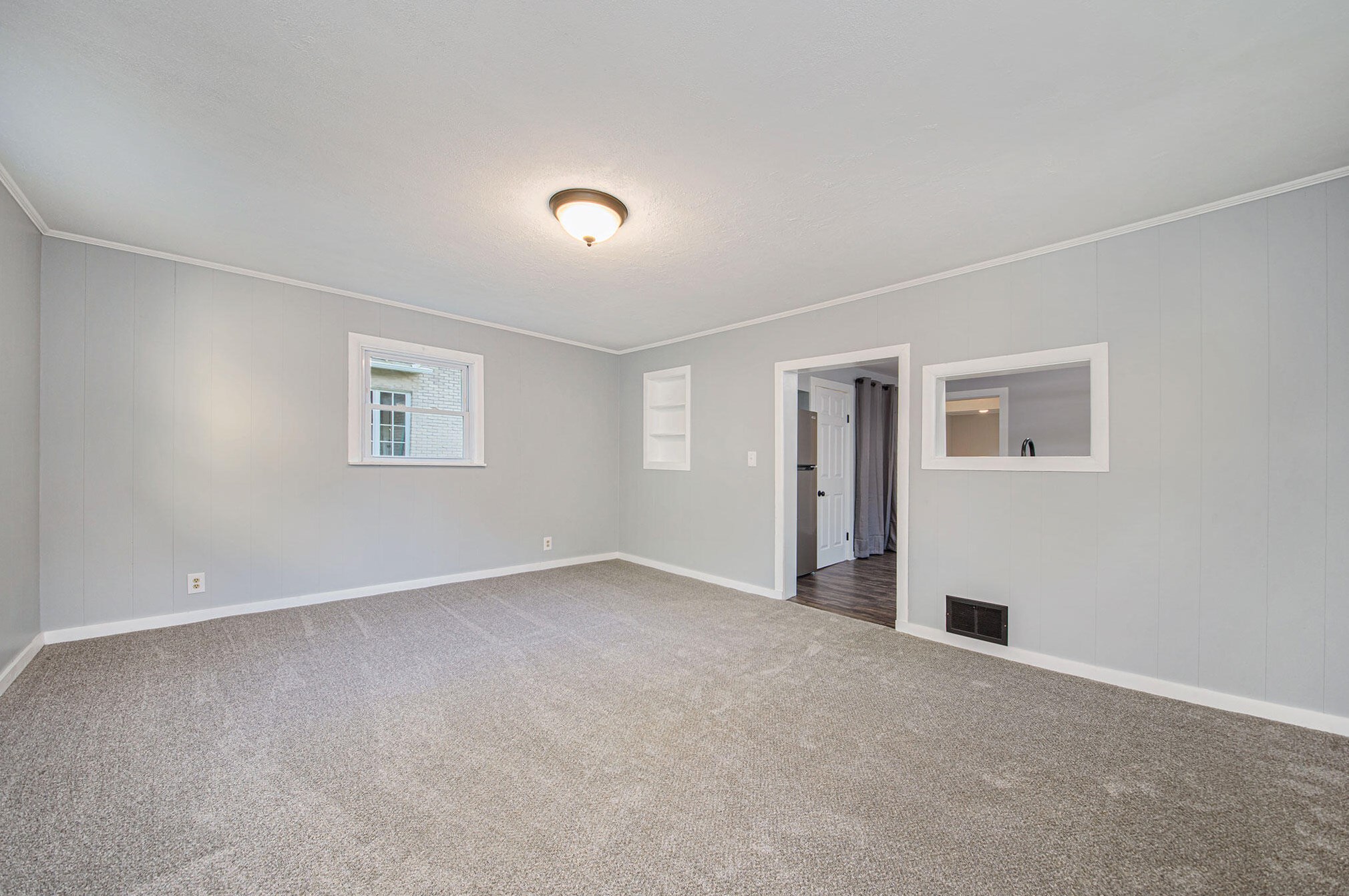 242 Ives Ave, Grand Rapids MI  49504-6063 exterior