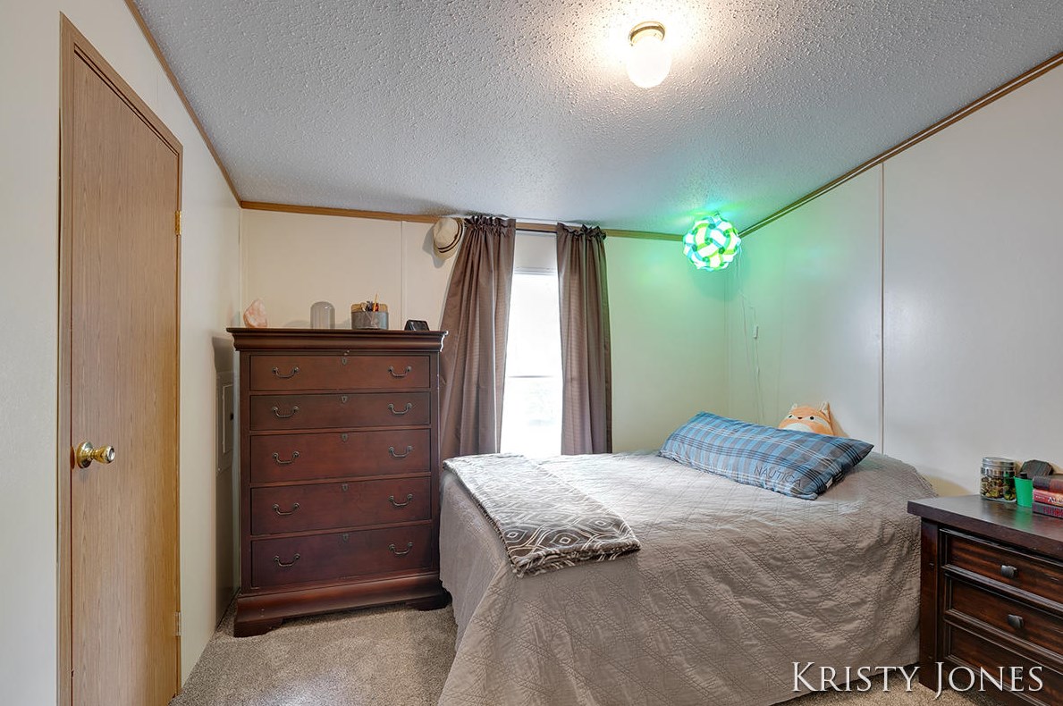 1705 Archwood Dr, Wayland MI  49348-9047 exterior