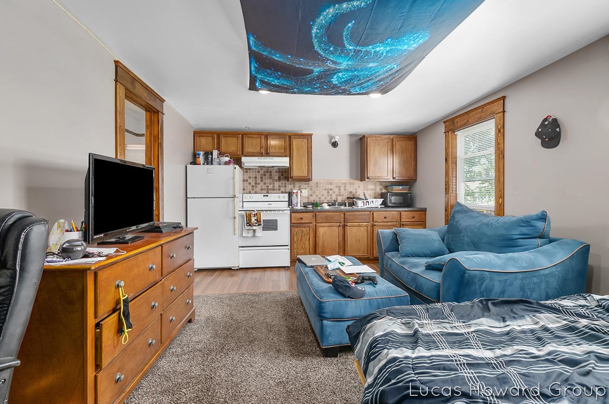 855 3 St, Grand Rapids MI 49504-5128 exterior