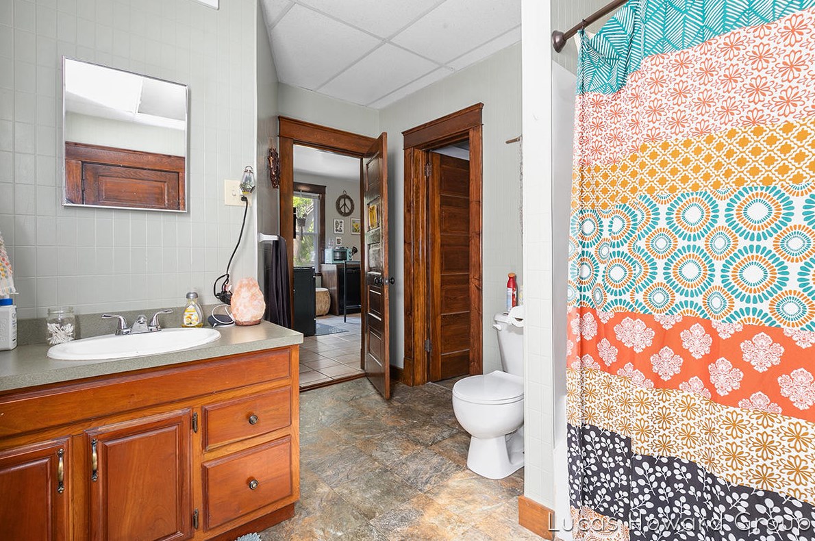 855 3 St, Grand Rapids MI 49504-5128 exterior