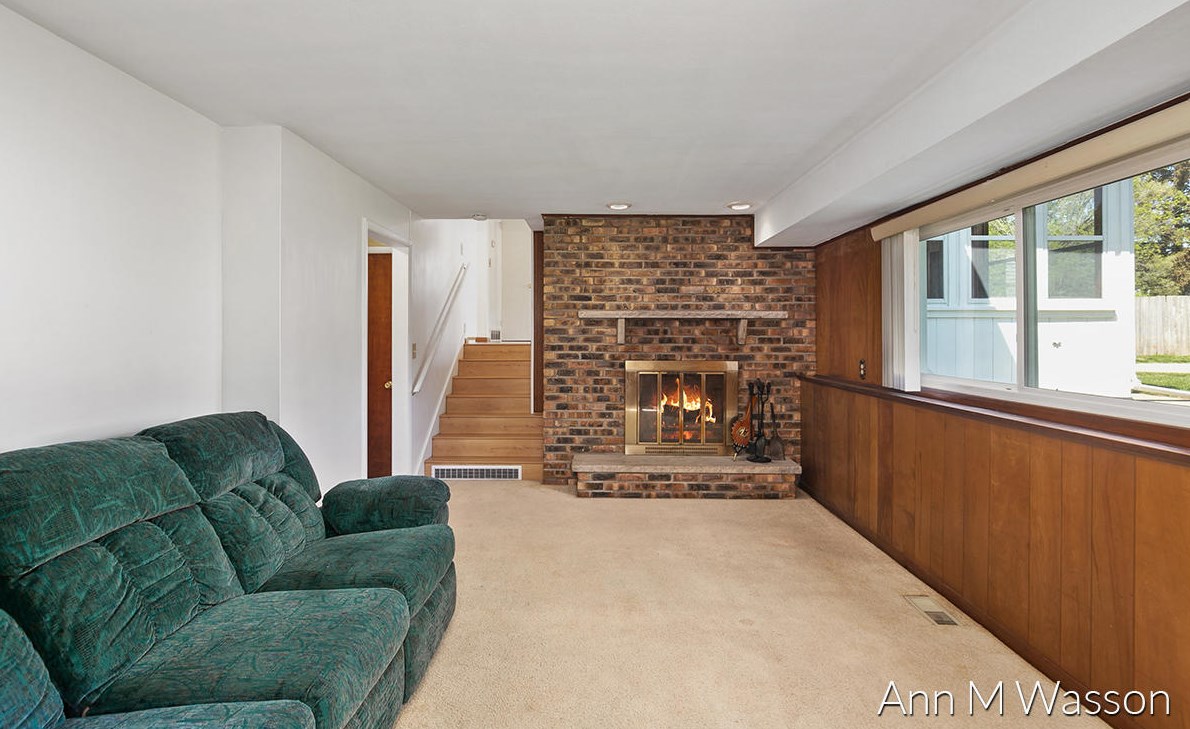 923 Kelsey St, Grand Rapids MI  49505-3711 exterior