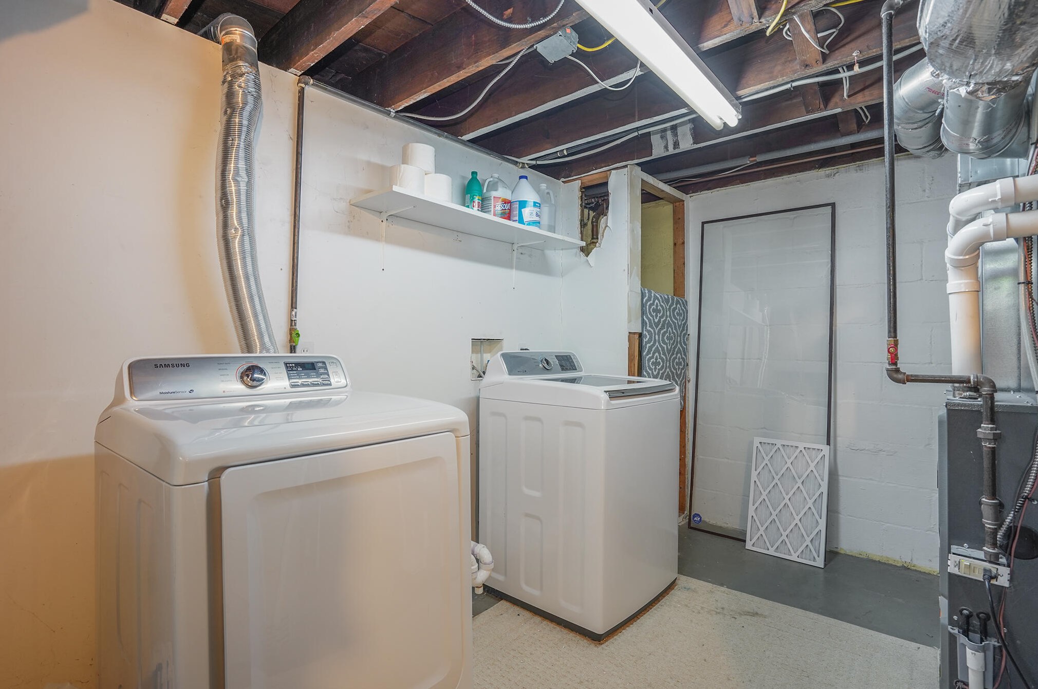 1055 Walker, Grand Rapids MI 49504-4063 exterior