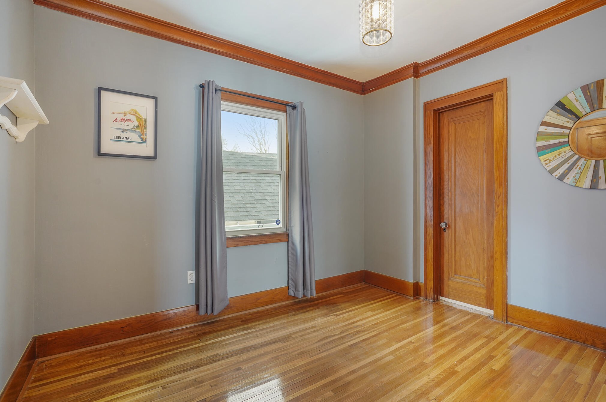 1055 Walker, Grand Rapids MI 49504-4063 exterior