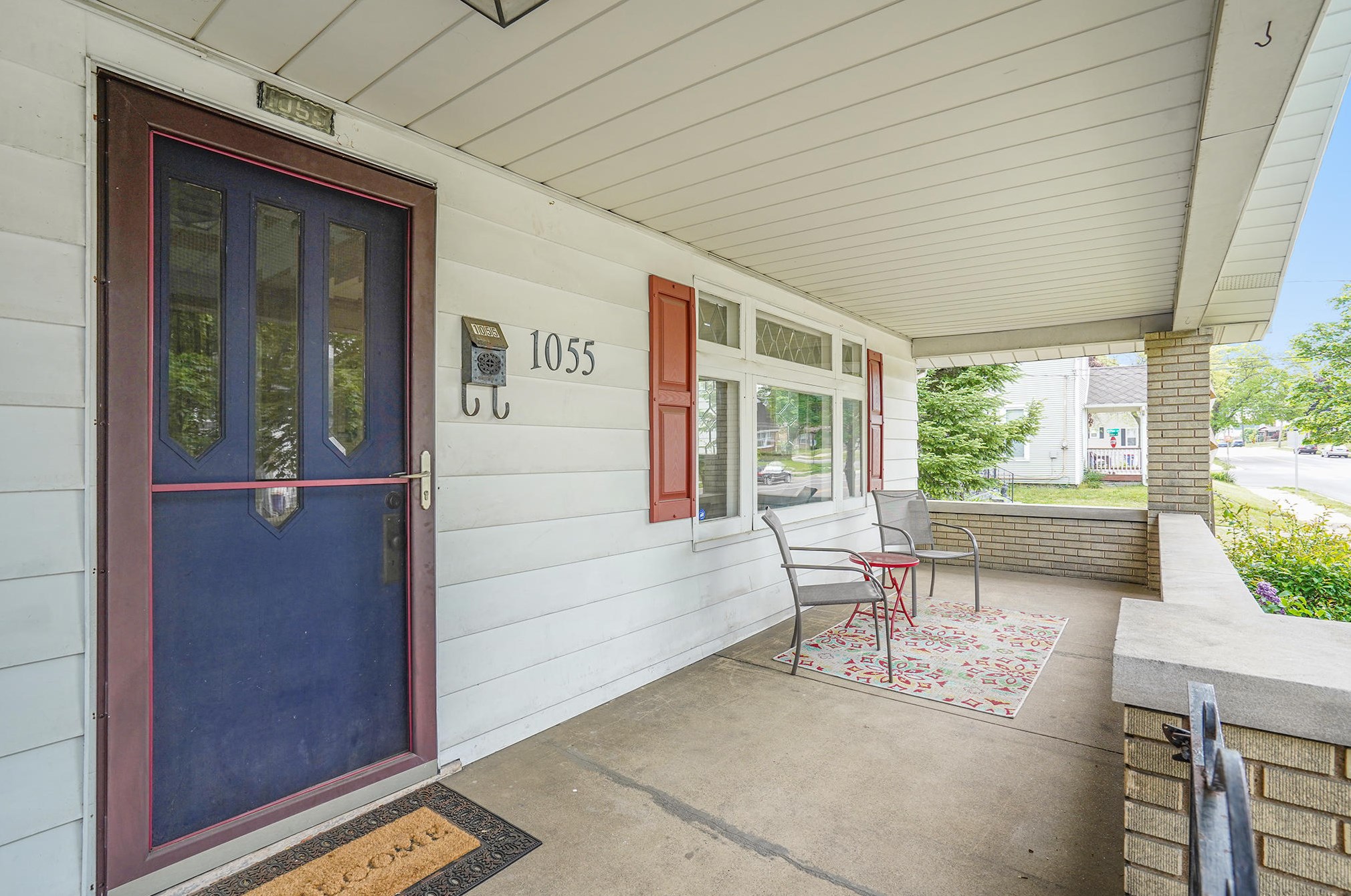 1055 Walker Ave, Grand Rapids MI  49504-4376 exterior