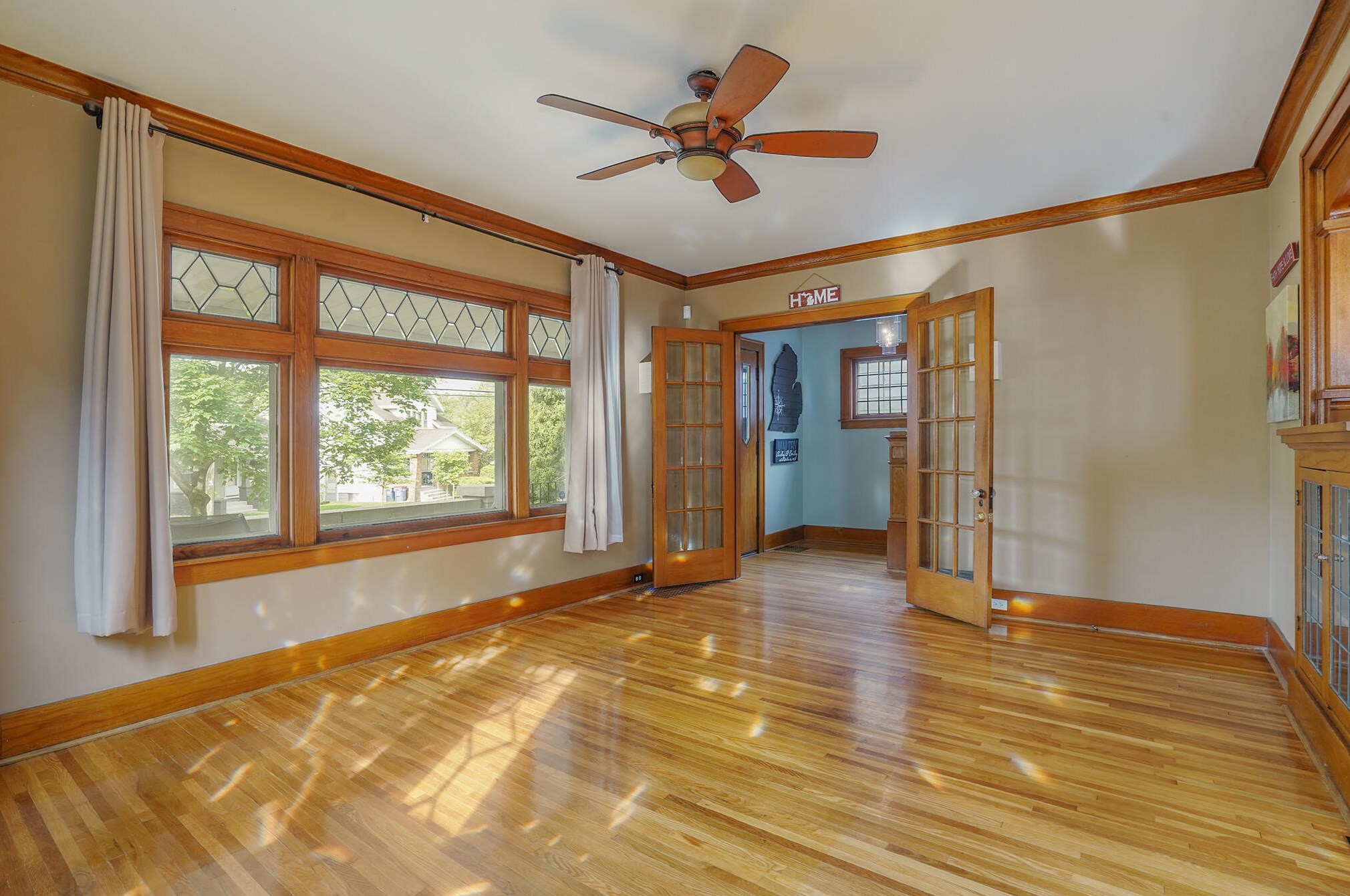 1055 Walker, Grand Rapids MI 49504-4063 exterior