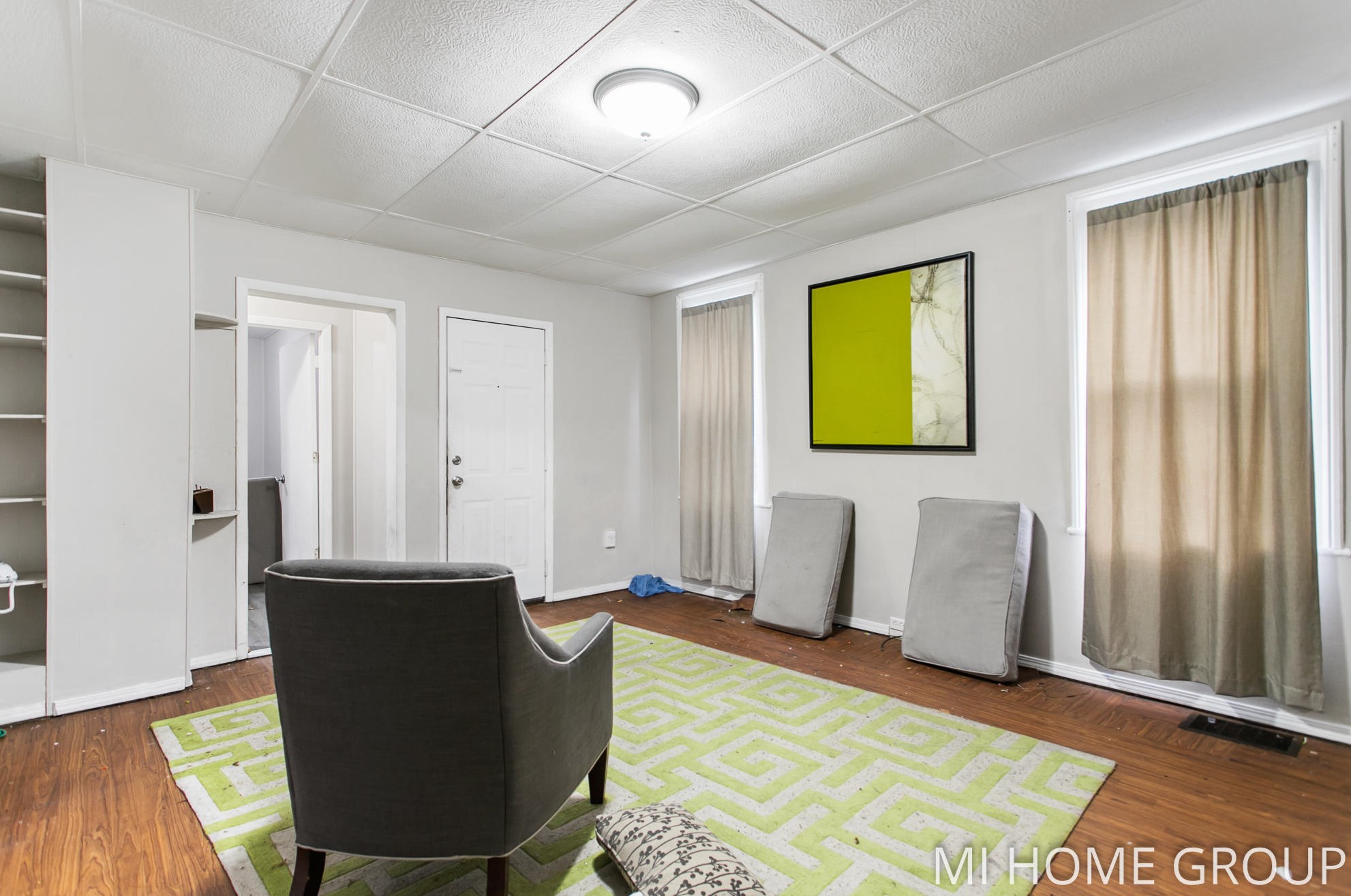 820 1 St, Grand Rapids MI 49504-5575 exterior