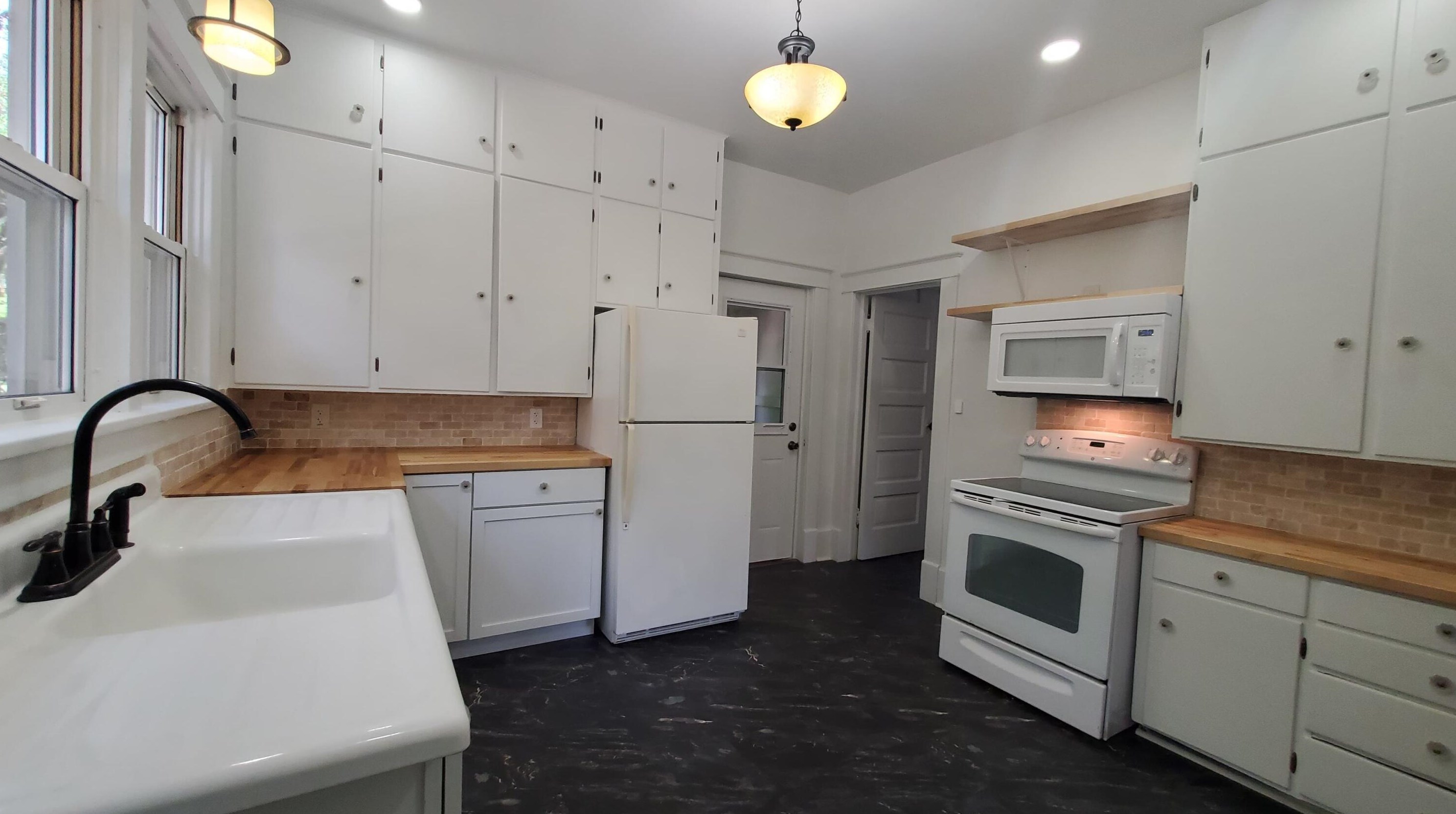 505 Main St, Springport MI  49284-9775 exterior