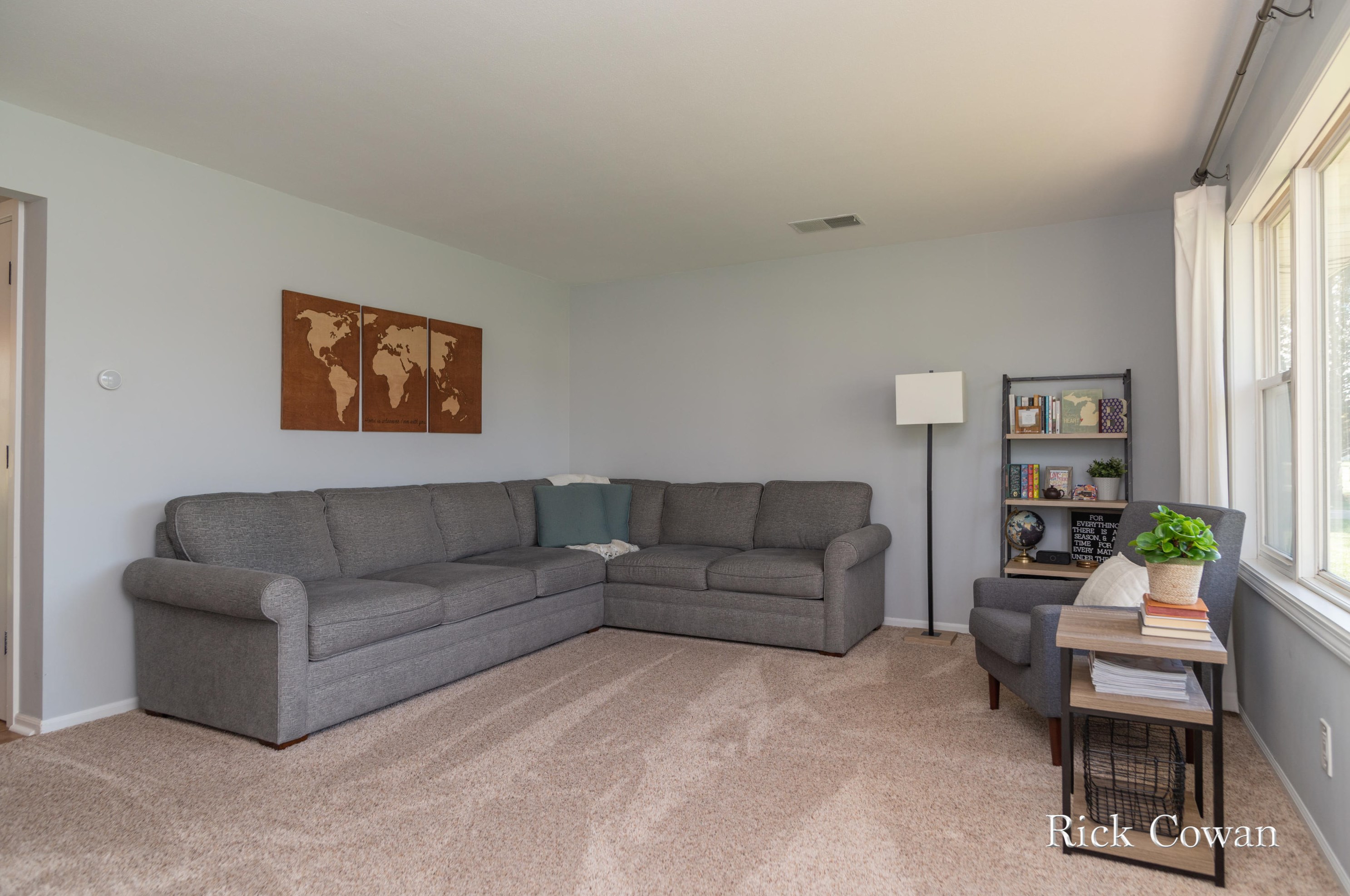 2147 Pine St, Jenison MI  49428-8755 exterior