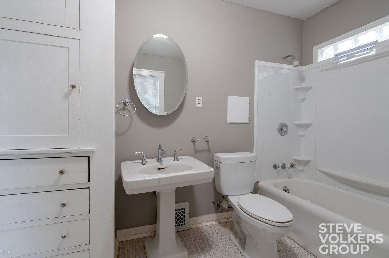 819 Bates St, Grand Rapids MI  49506-2615 exterior