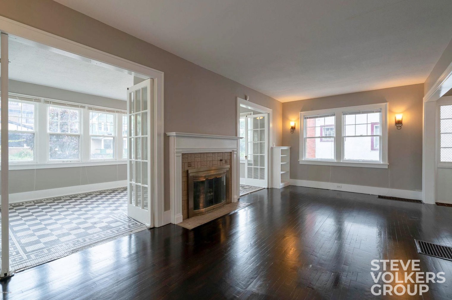 819 Bates St, Grand Rapids MI  49506-2615 exterior