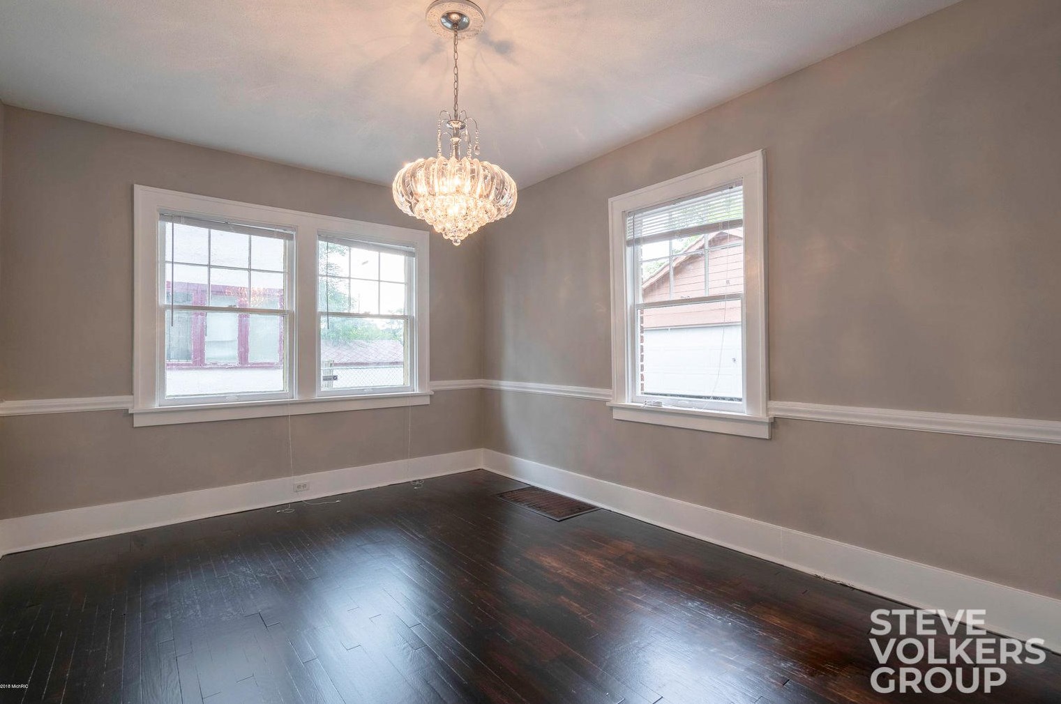 819 Bates St, Grand Rapids MI  49506-2615 exterior