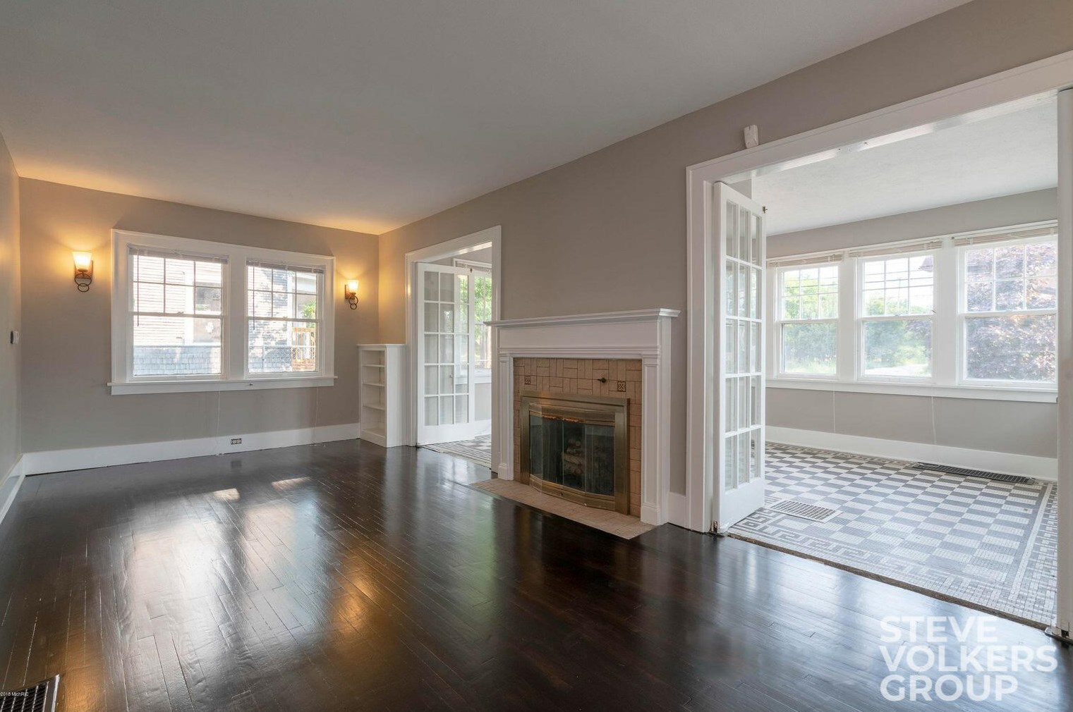 819 Bates St, Grand Rapids MI  49506-2615 exterior