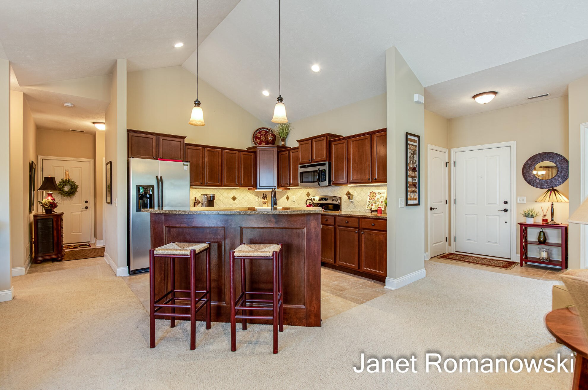 958 Bridge Crest Dr, Ada MI 49301-7828 exterior