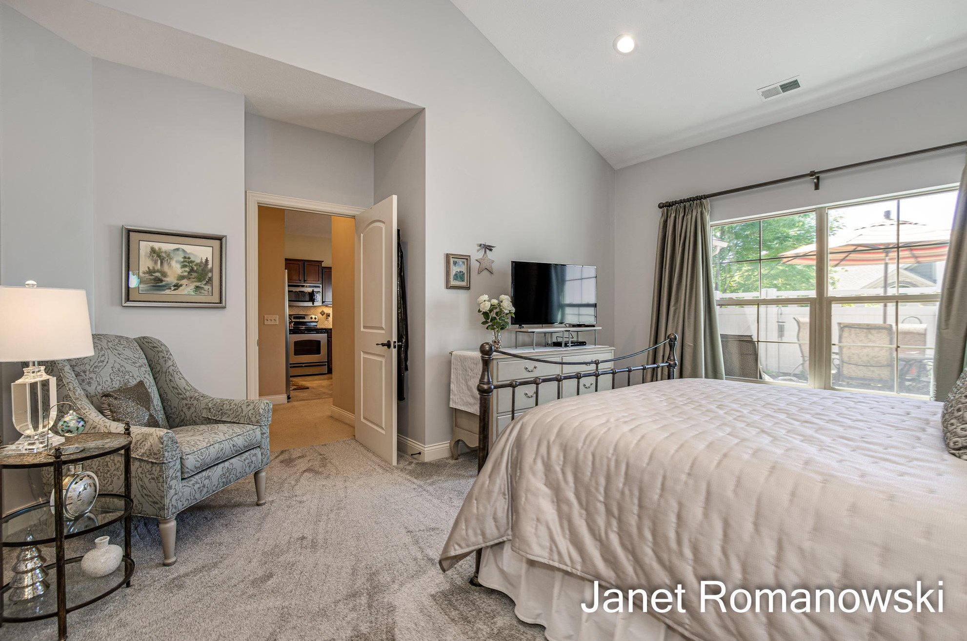 958 Bridge Crest Dr, Ada MI 49301-7828 exterior