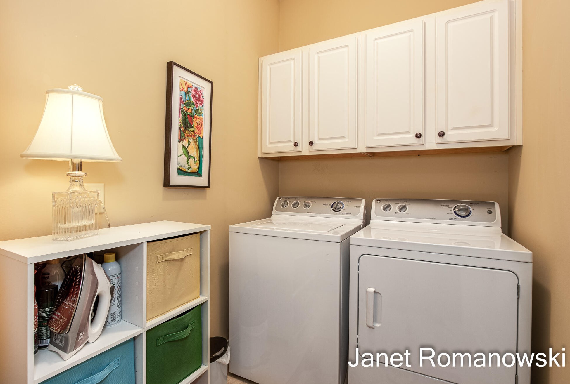 958 Bridge Crest Dr, Ada MI 49301-7828 exterior