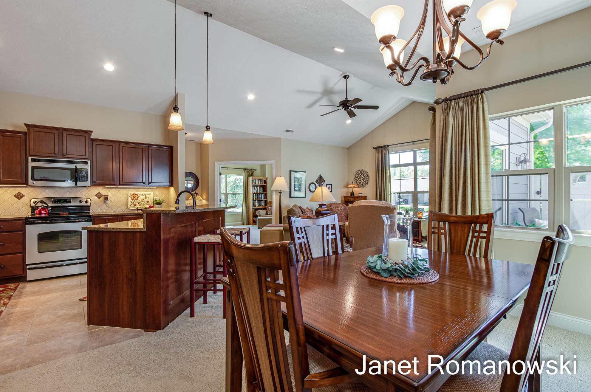 958 Bridge Crest Dr, Ada MI 49301-7828 exterior