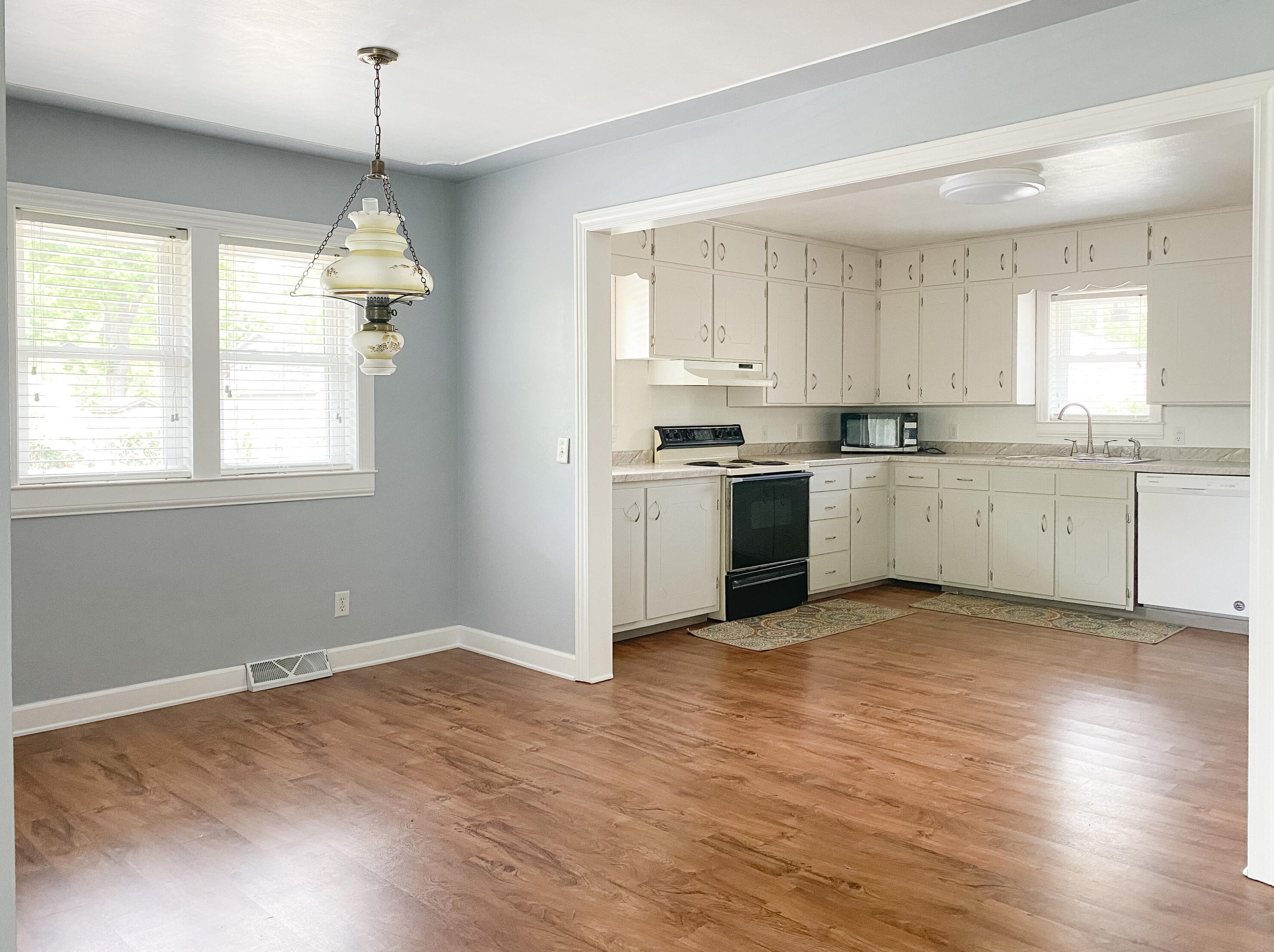 16257 Highland Dr, Spring Lake MI 49456-2307 exterior