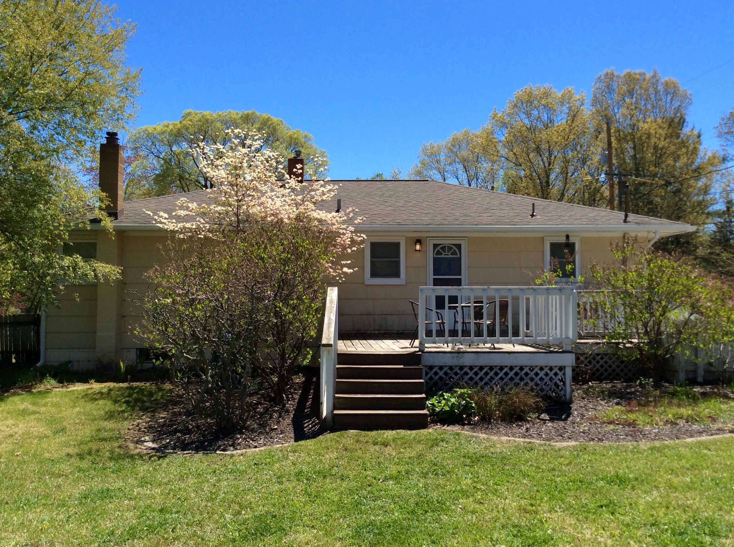 16257 Highland Dr, Spring Lake MI 49456-2307 exterior