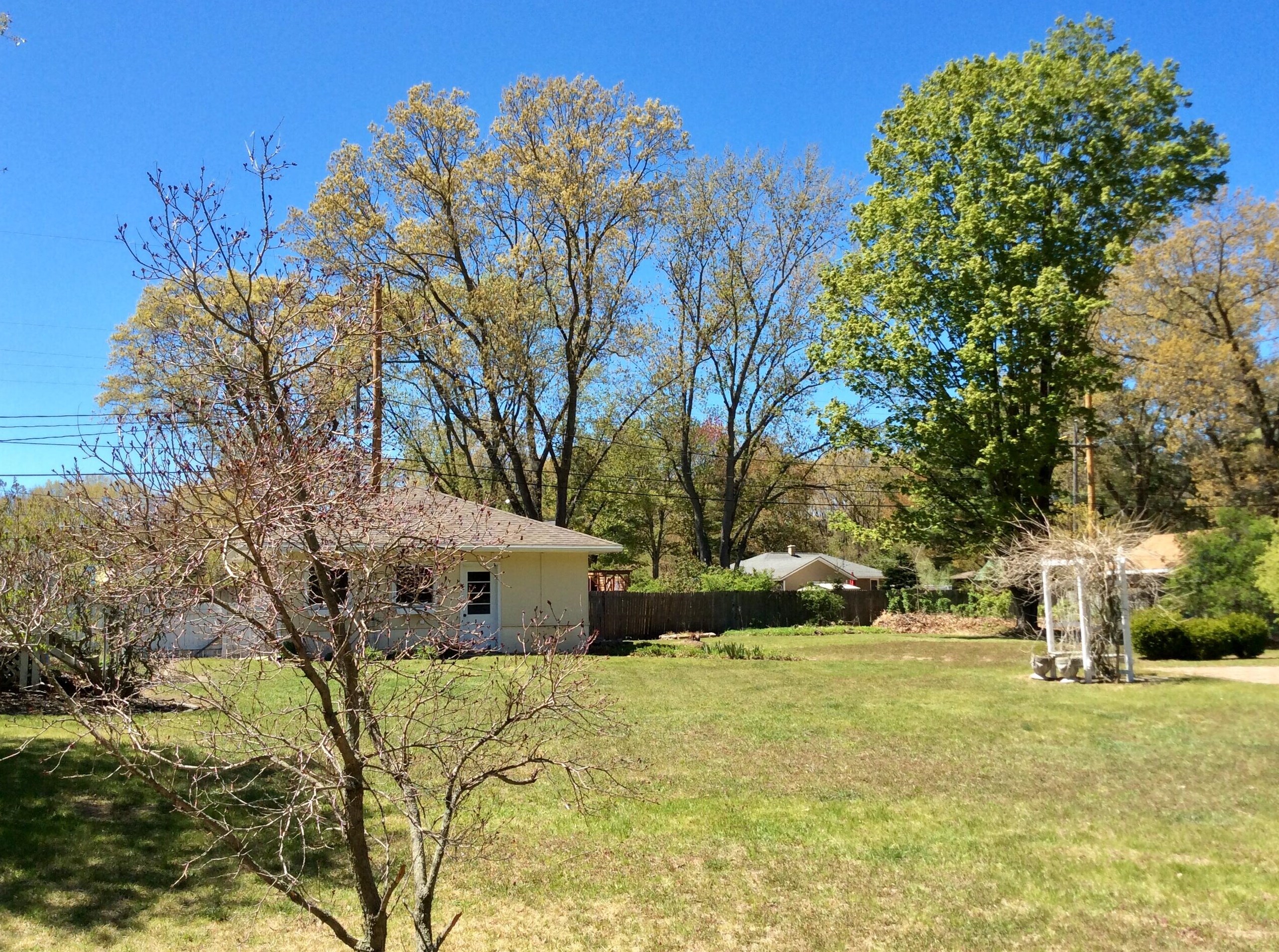 16257 Highland Dr, Spring Lake MI 49456-2307 exterior