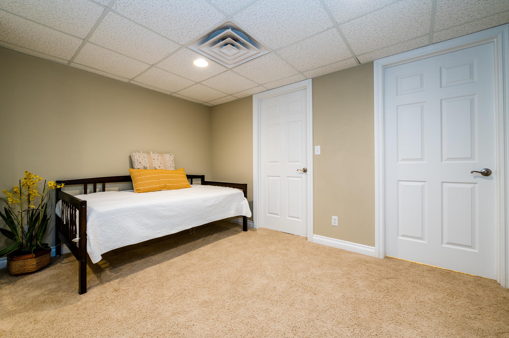 2175 Mccormick Trl, Stevensville MI  49127-8631 exterior