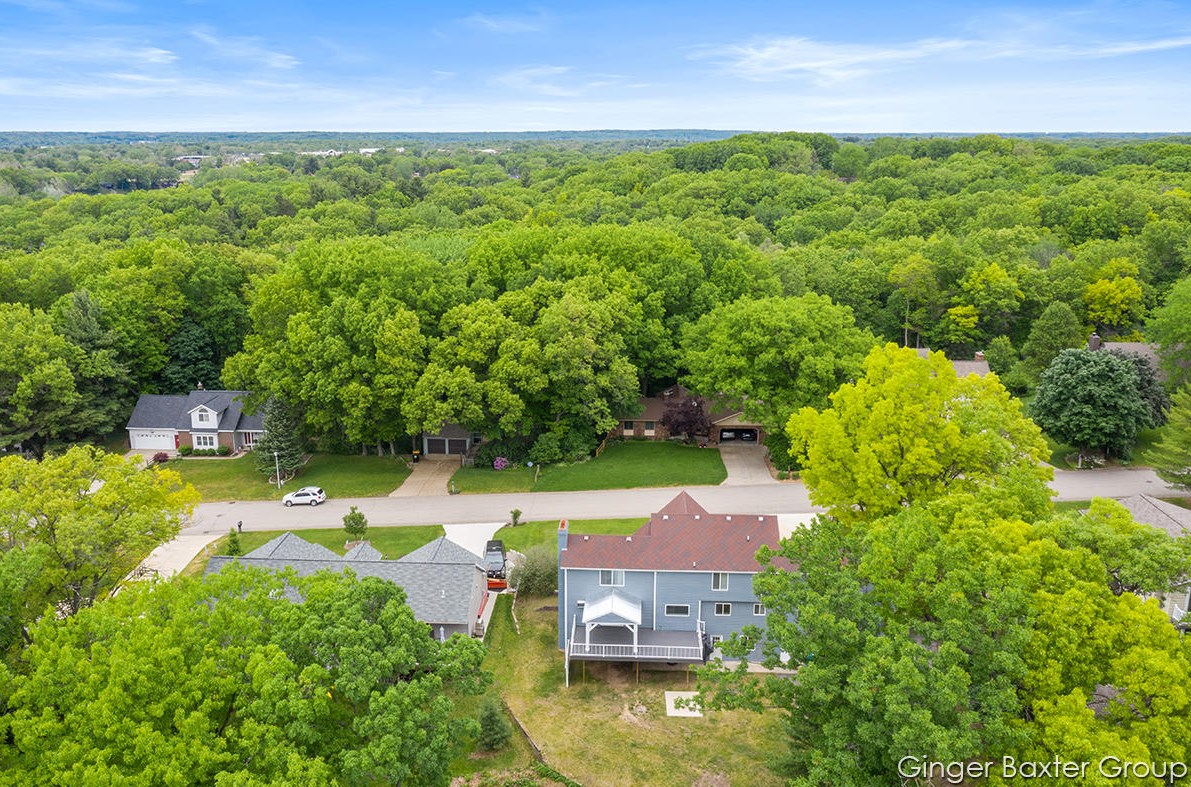 2532 Northboro Ct, Grand Rapids MI 49525-3012 exterior