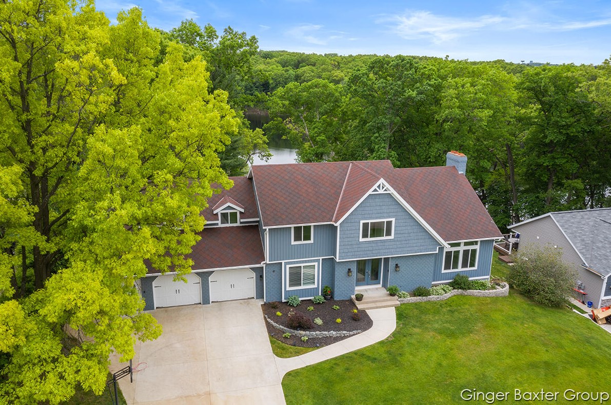 2532 Northboro Ct, Grand Rapids MI 49525-3012 exterior