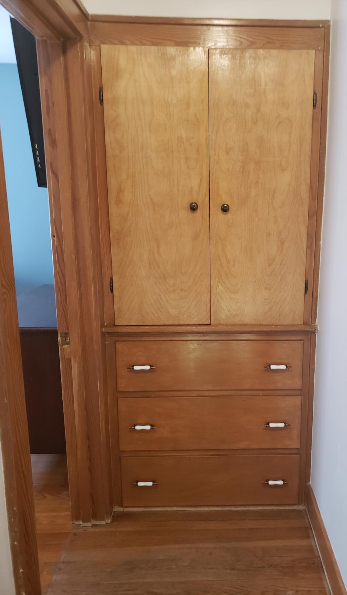 919 Garfield Ave, Grand Rapids MI  49504-4022 exterior