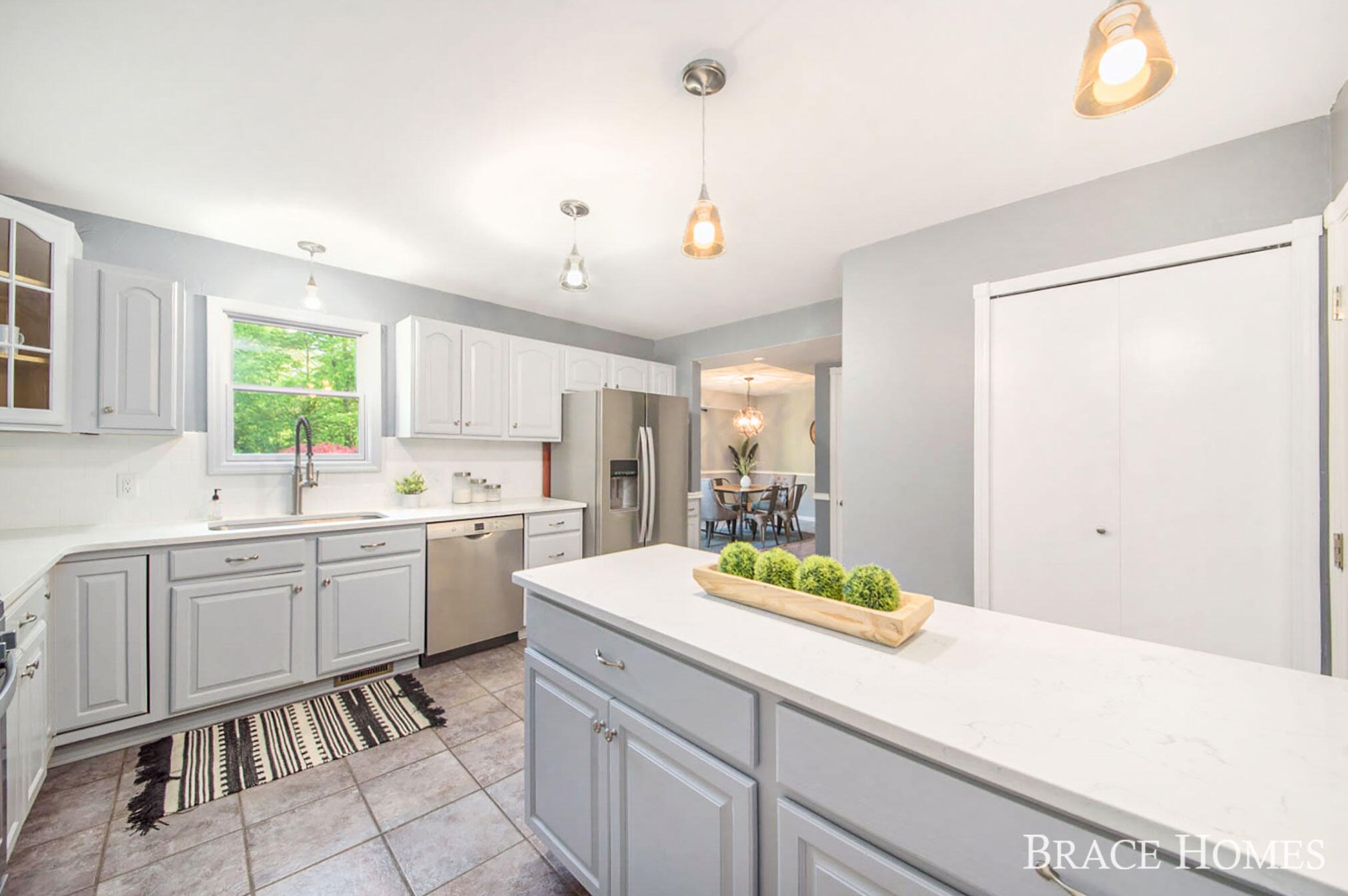 1577 Leffingwell Ave, Grand Rapids MI  49525-4527 exterior