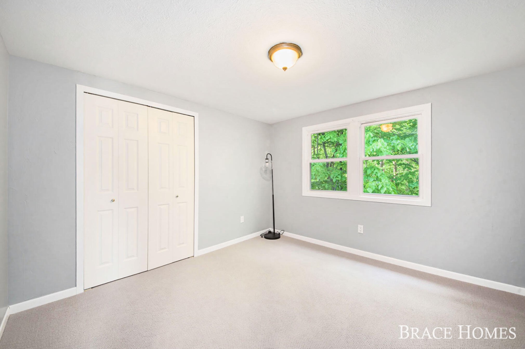 1577 Leffingwell Ave, Grand Rapids MI  49525-4527 exterior