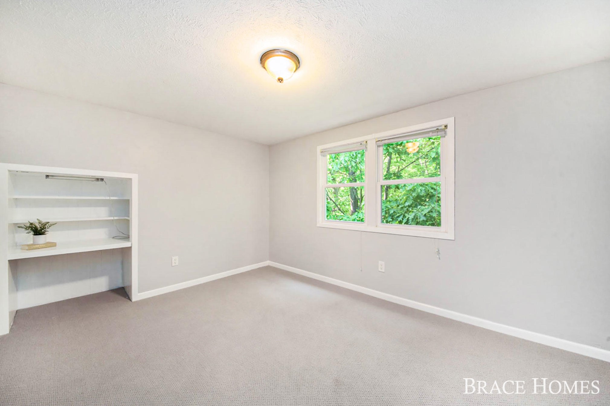 1577 Leffingwell Ave, Grand Rapids MI  49525-4527 exterior