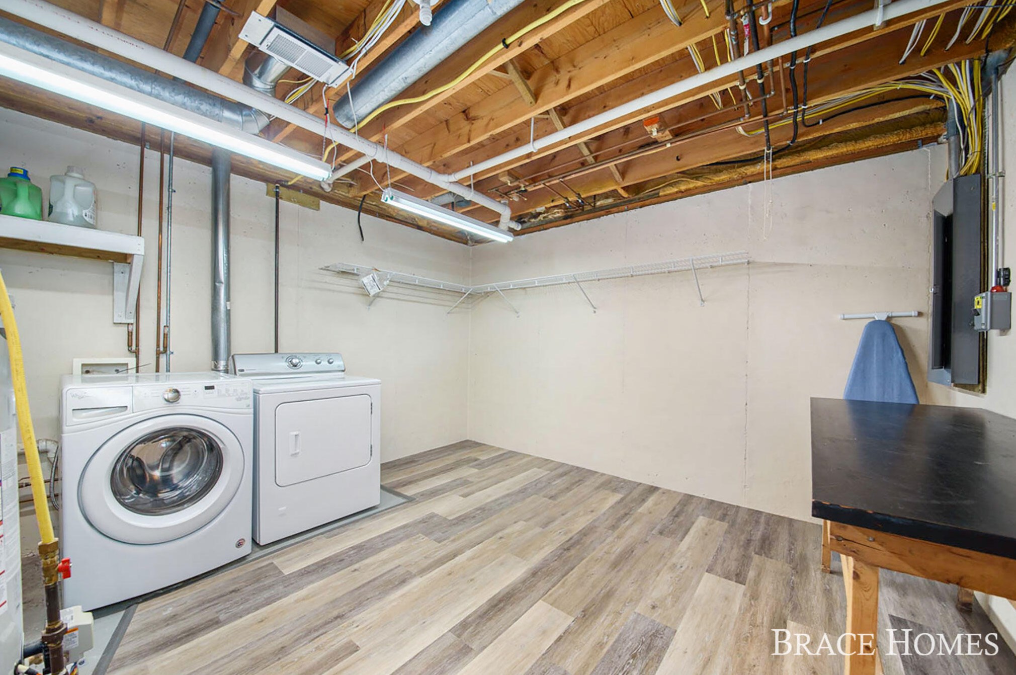 1577 Leffingwell Ave, Grand Rapids MI  49525-4527 exterior