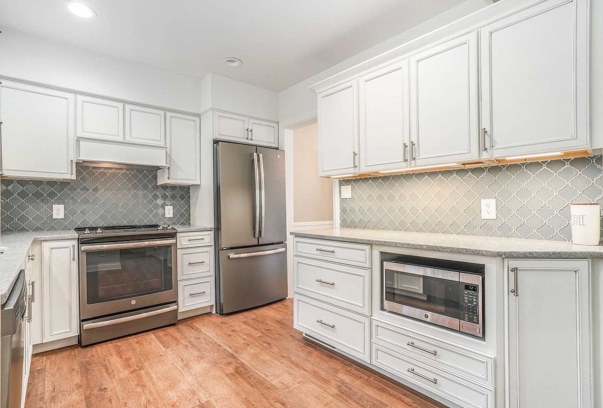 1668 Hall St, Grand Rapids MI  49506-3964 exterior