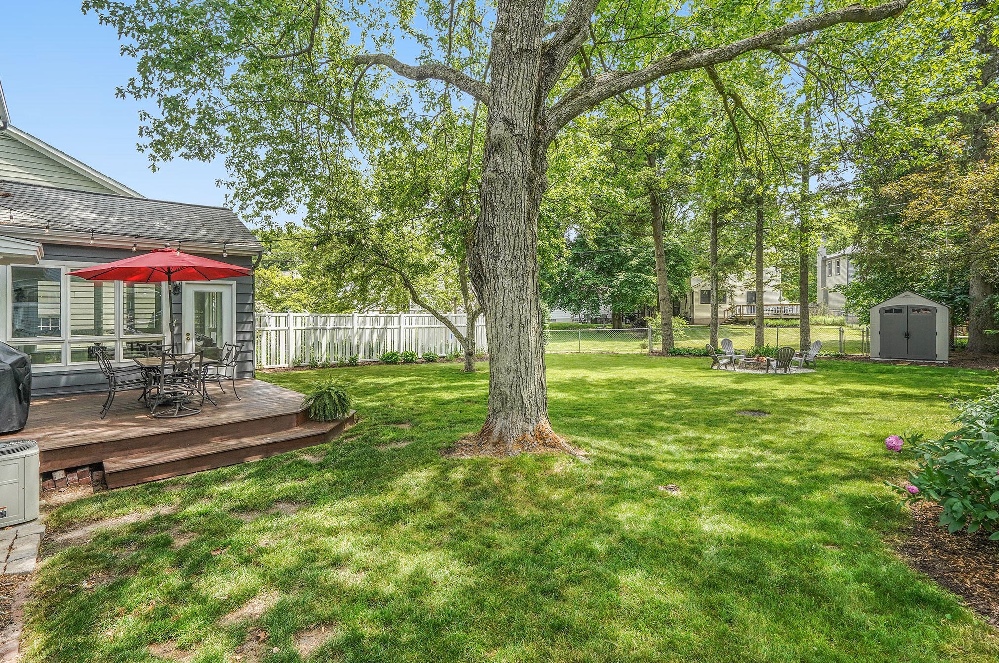 1668 Hall St, Grand Rapids MI  49506-3964 exterior