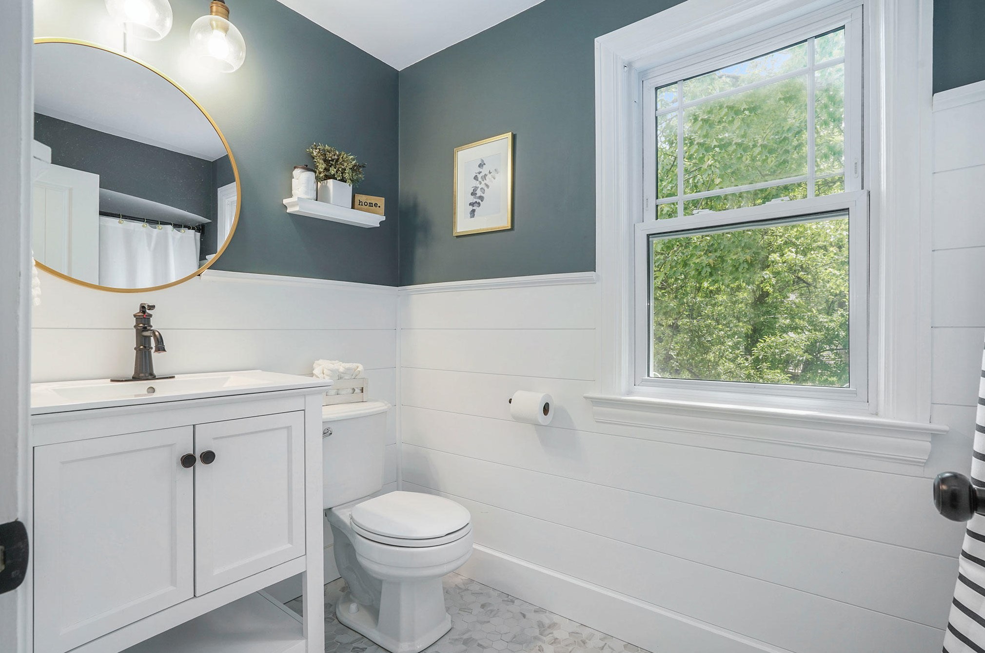 1668 Hall St, Grand Rapids MI  49506-3964 exterior