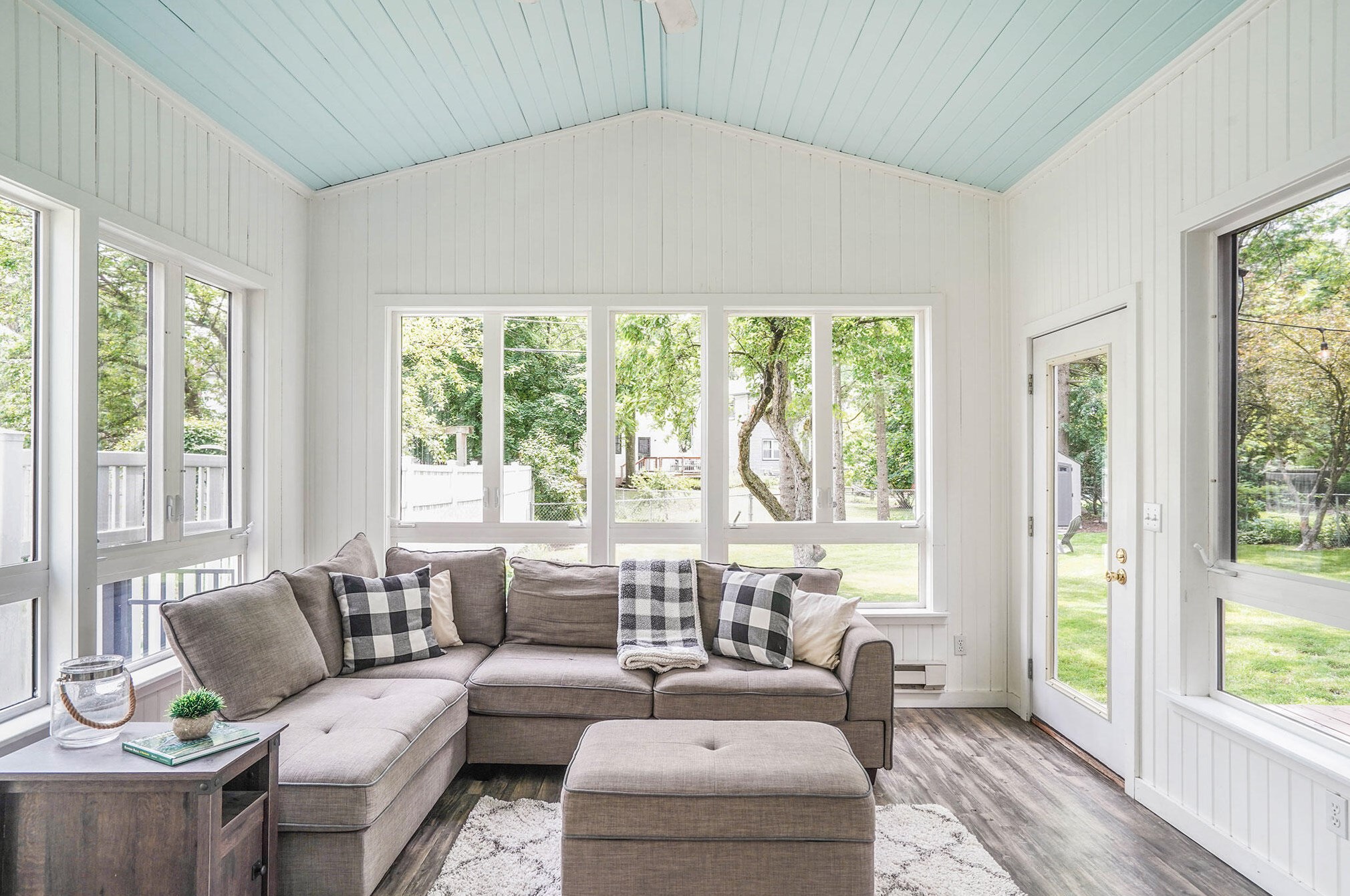 1668 Hall St, Grand Rapids MI  49506-3964 exterior