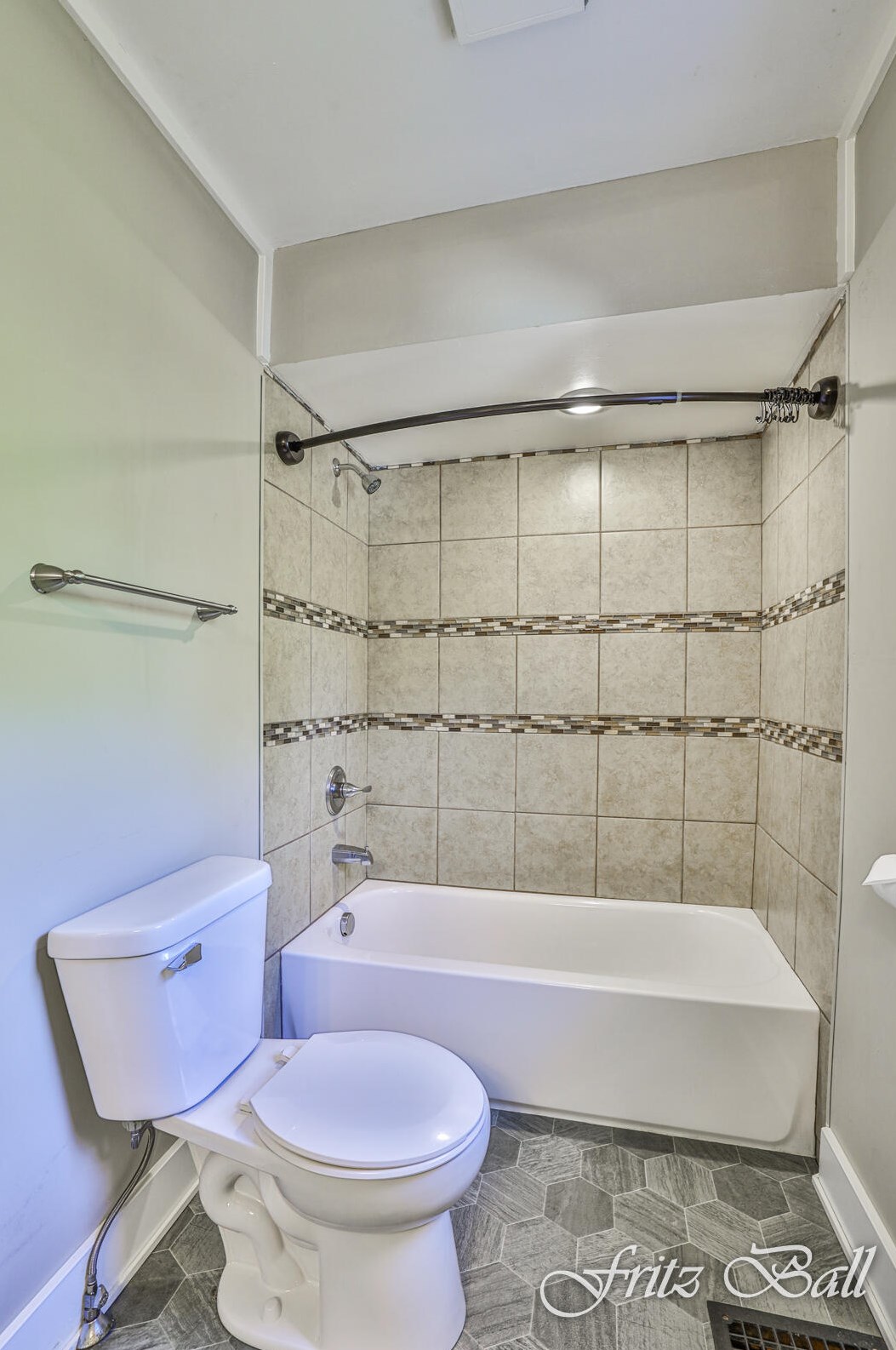 1930 Jefferson Ave, Grand Rapids MI  49507-2512 exterior