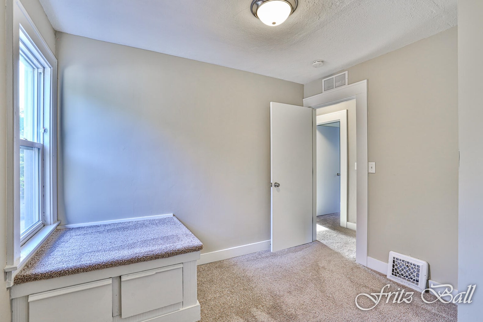 1930 Jefferson Ave, Grand Rapids MI  49507-2512 exterior