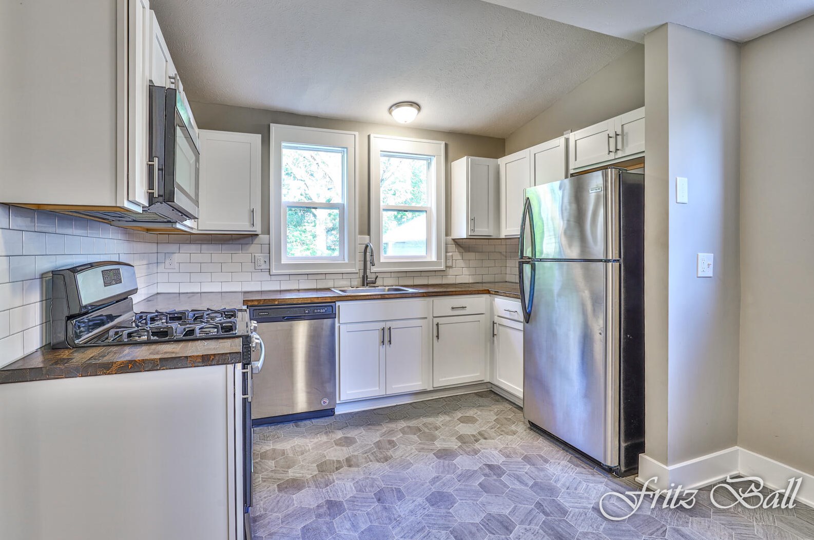 1930 Jefferson Ave, Grand Rapids MI  49507-2512 exterior