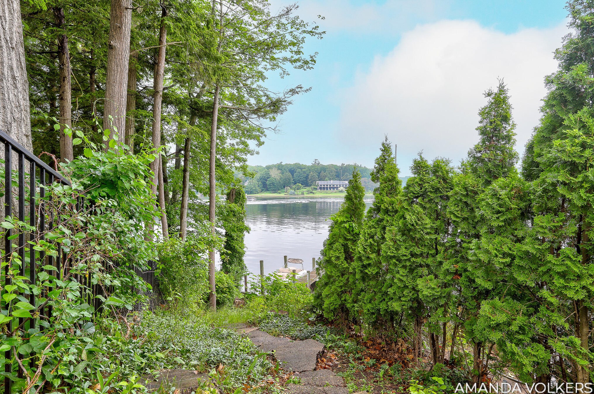 15609 Littlefield Ln, Spring Lake MI 49456-1129 exterior