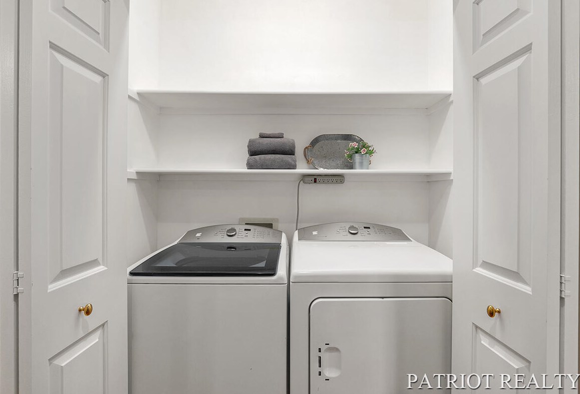 2032 Lamberton Creek Ln, Grand Rapids MI 49505-5789 exterior