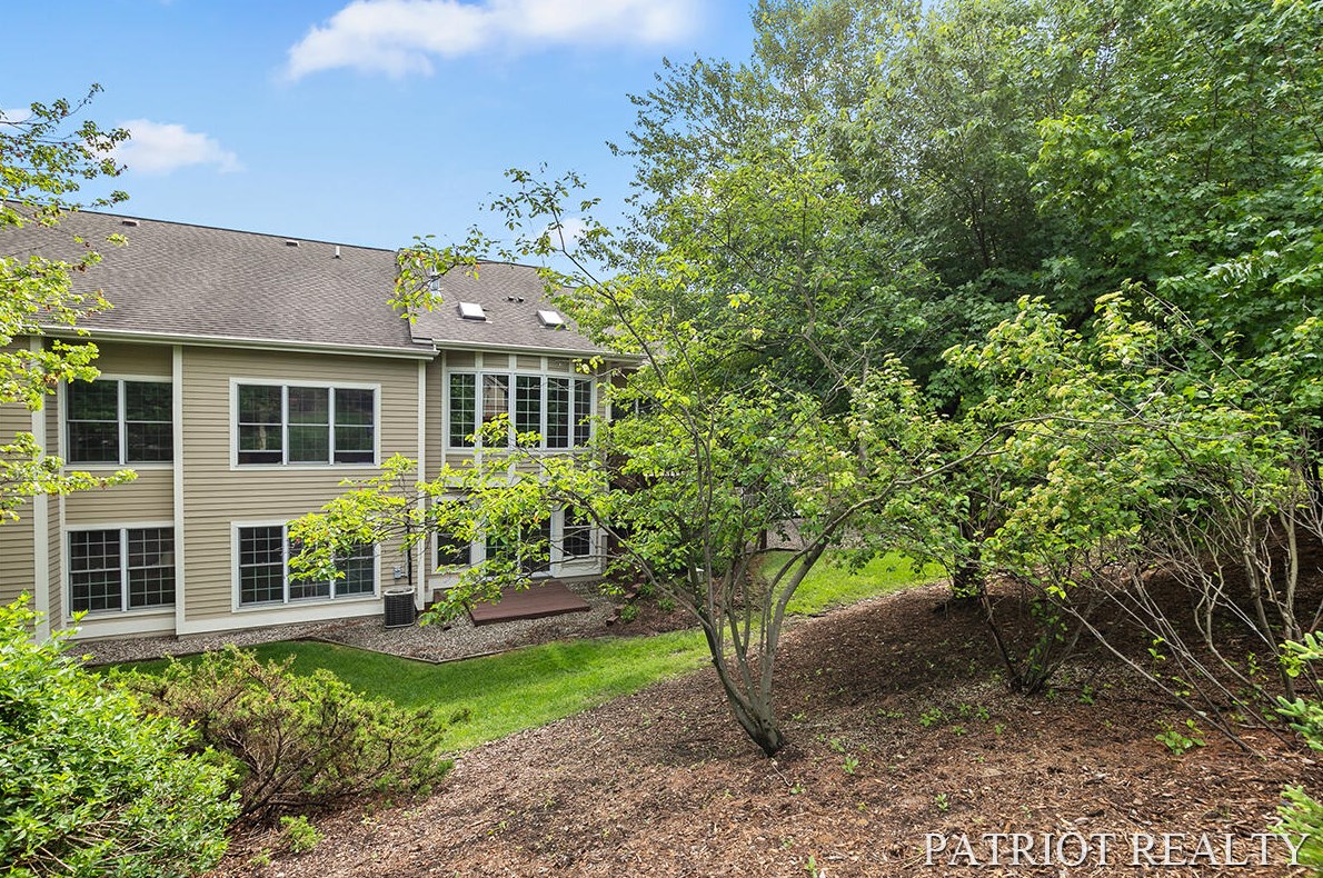 2032 Lamberton Creek Ln, Grand Rapids MI 49505-5789 exterior