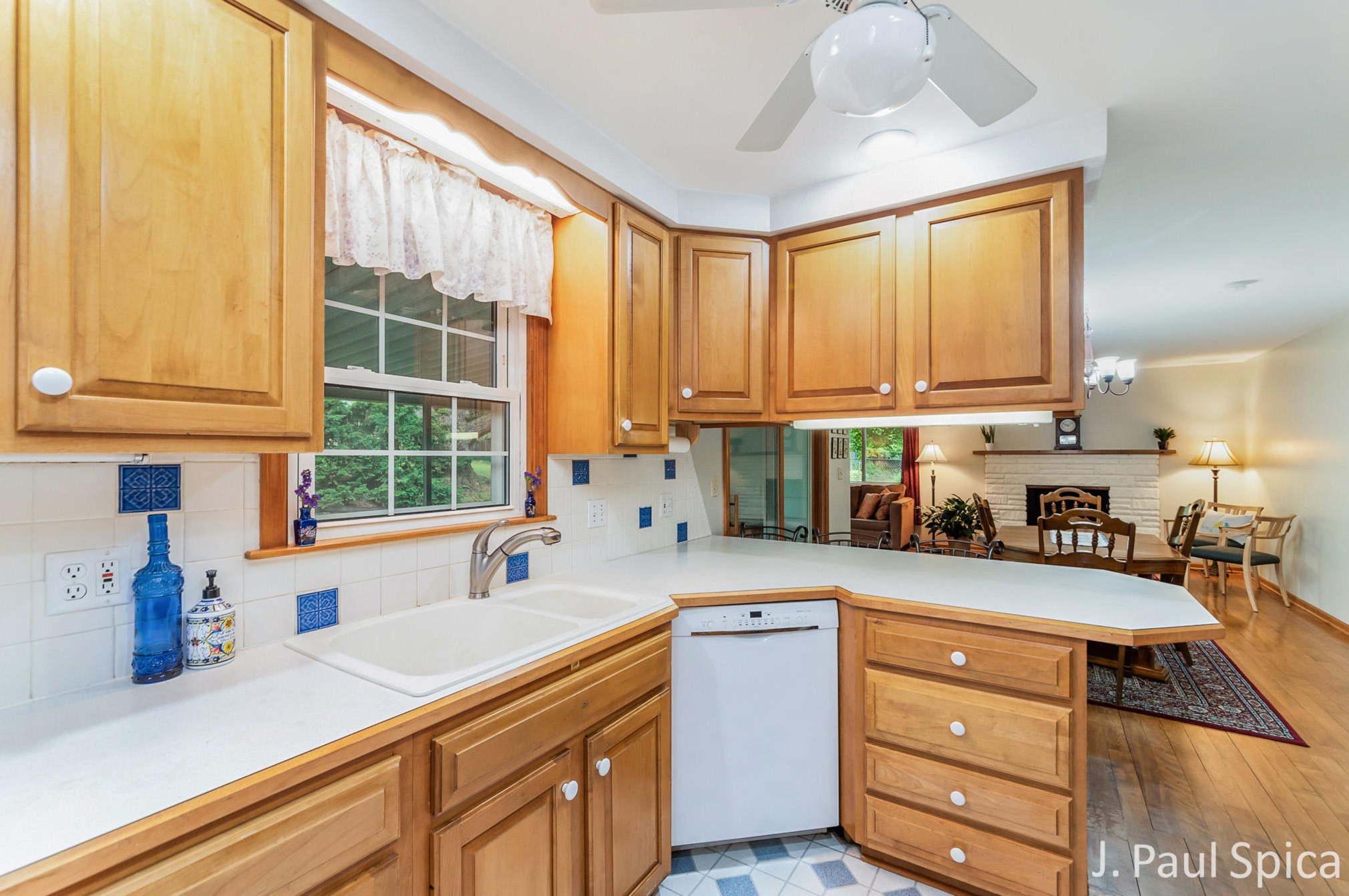 5685 Juanita Dr, Grand Rapids MI  49508-6466 exterior