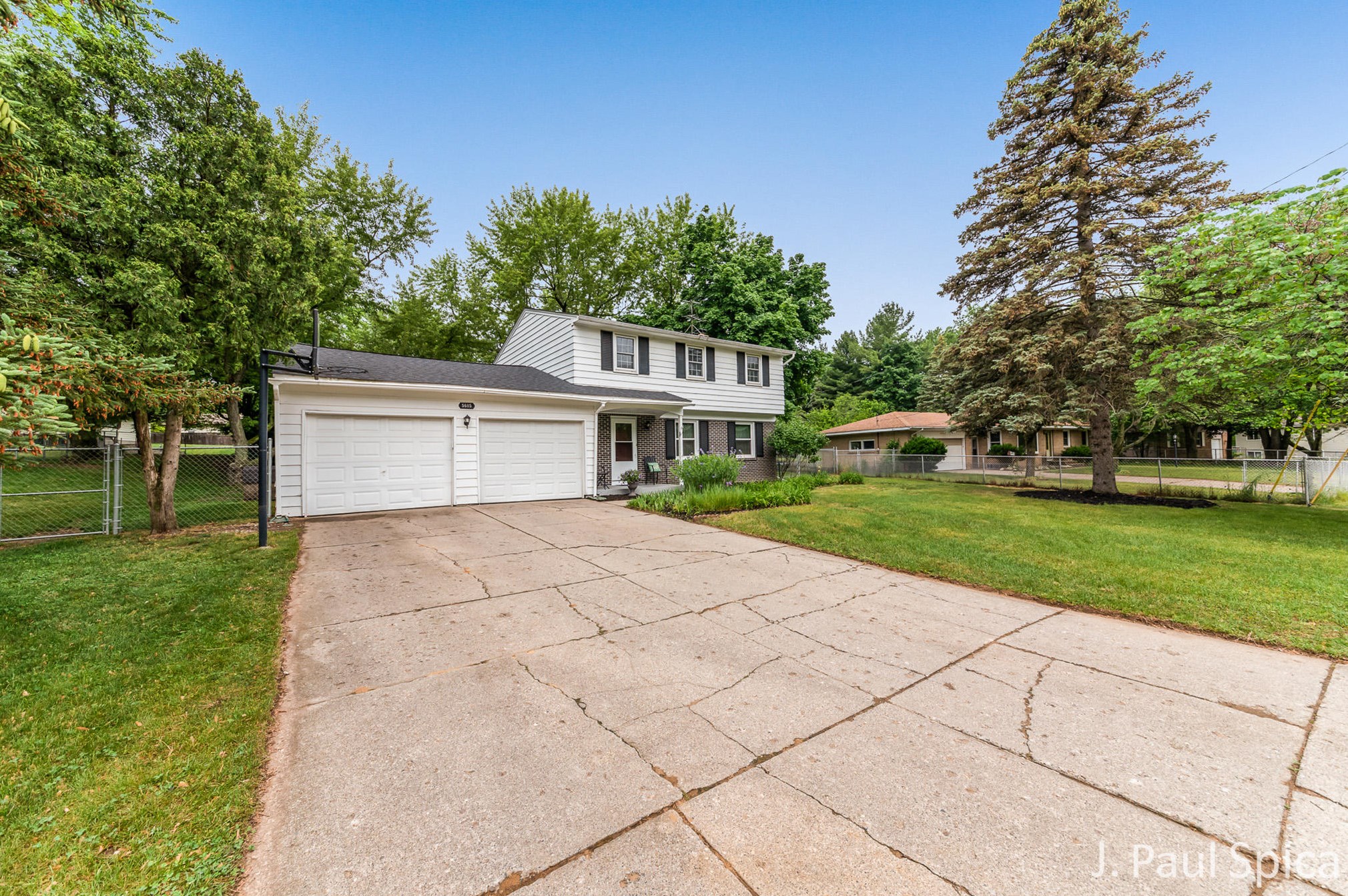 5685 Juanita Dr, Grand Rapids MI  49508-6466 exterior