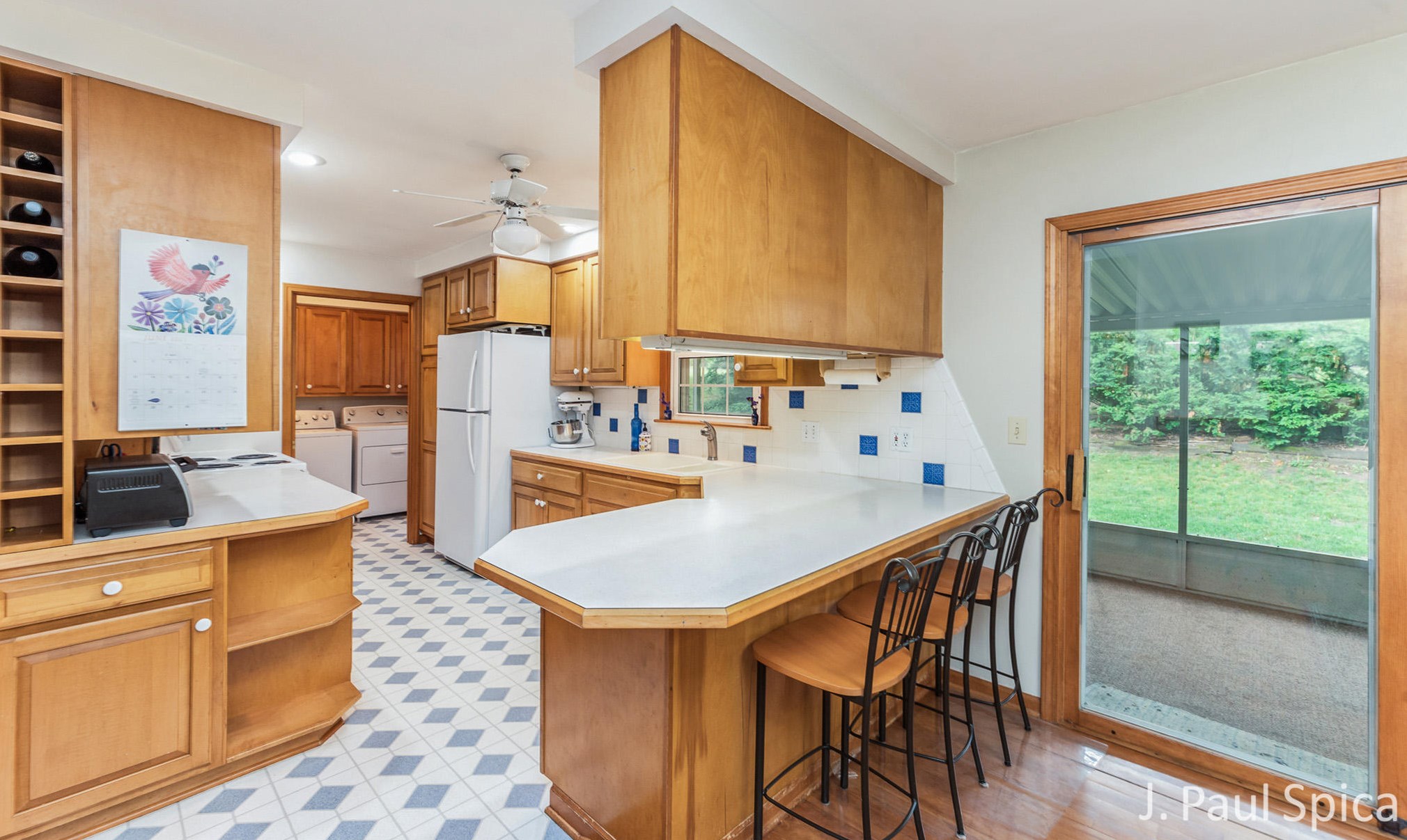 5685 Juanita Dr, Grand Rapids MI  49508-6466 exterior