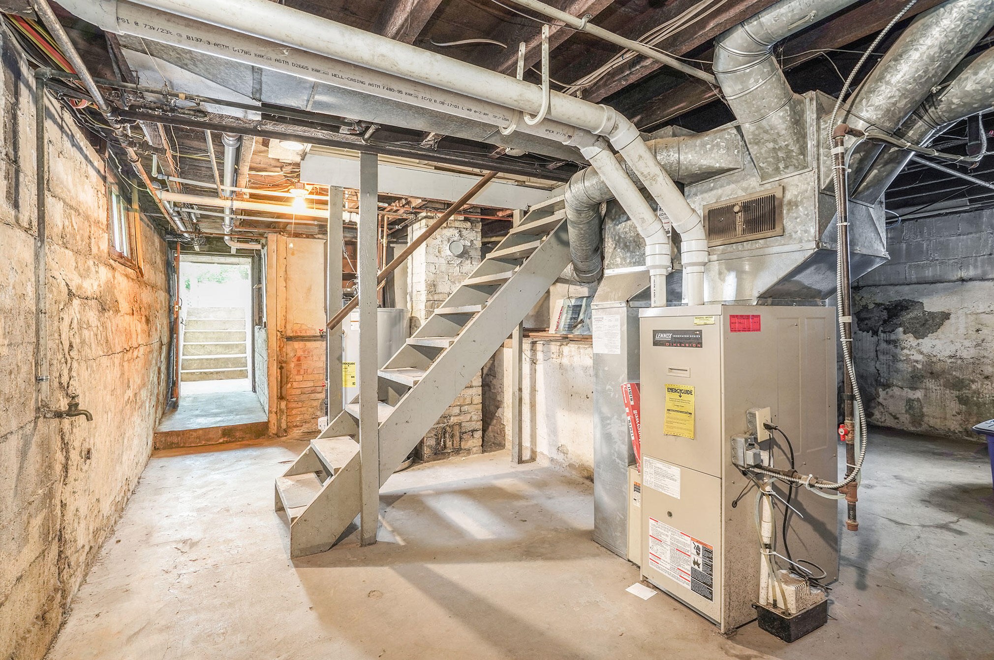 826 Fulton St, Grand Rapids MI 49506-1813 exterior