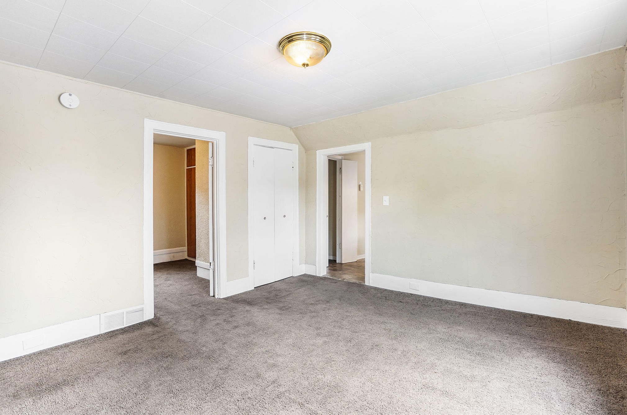 826 Fulton St, Grand Rapids MI 49506-1813 exterior